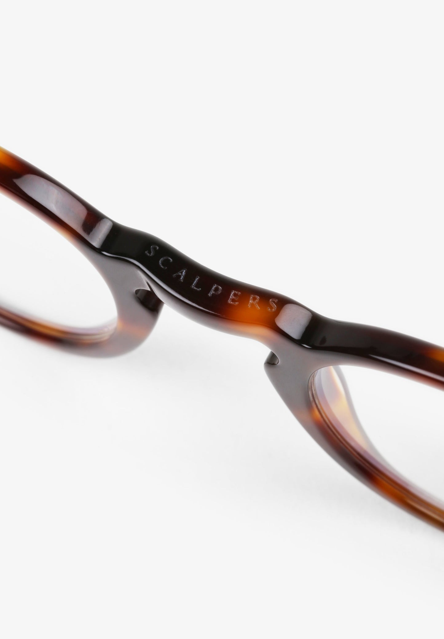 TORTOISESHELL GLASSES