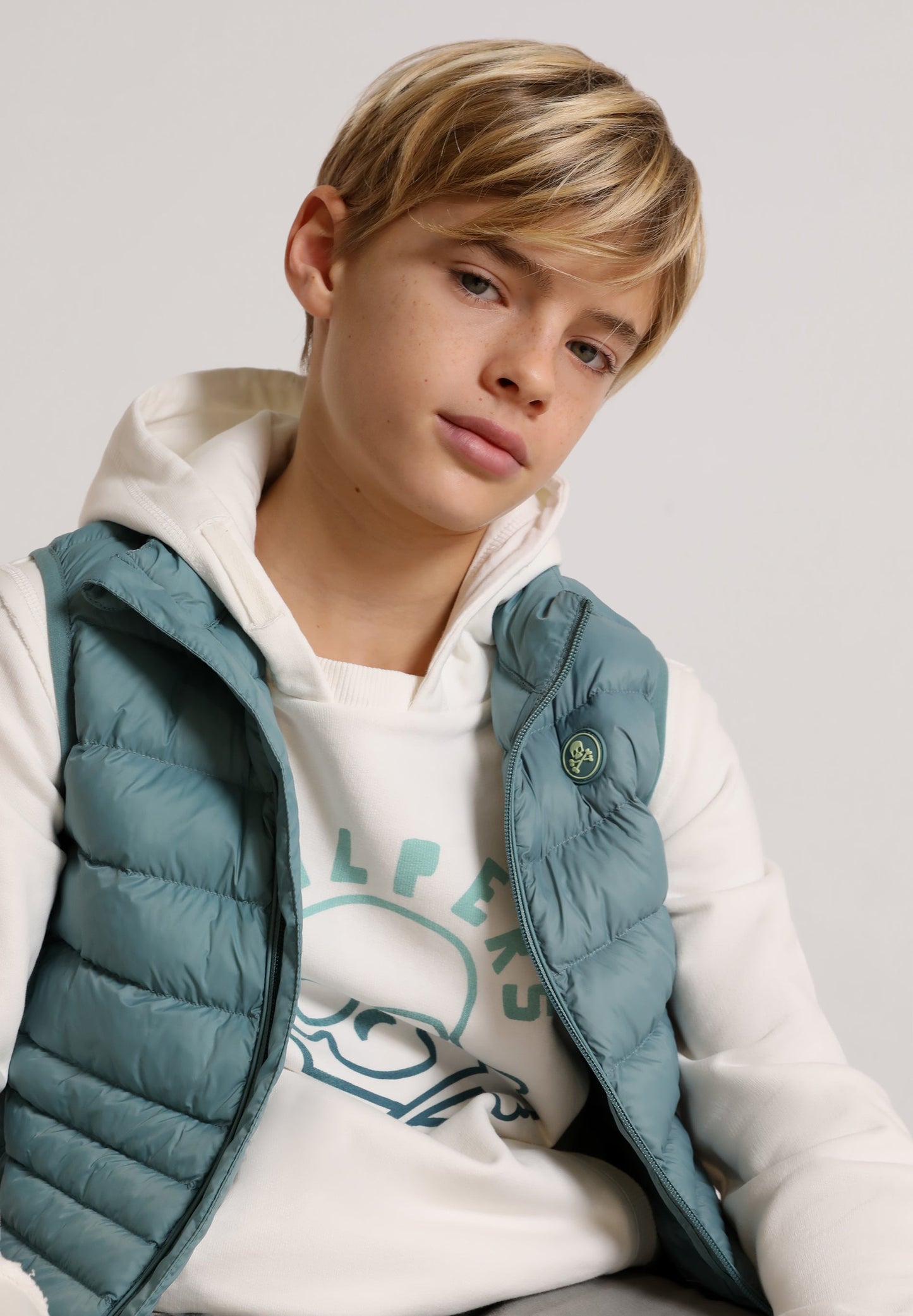 PUFFER VEST WITH SKULL