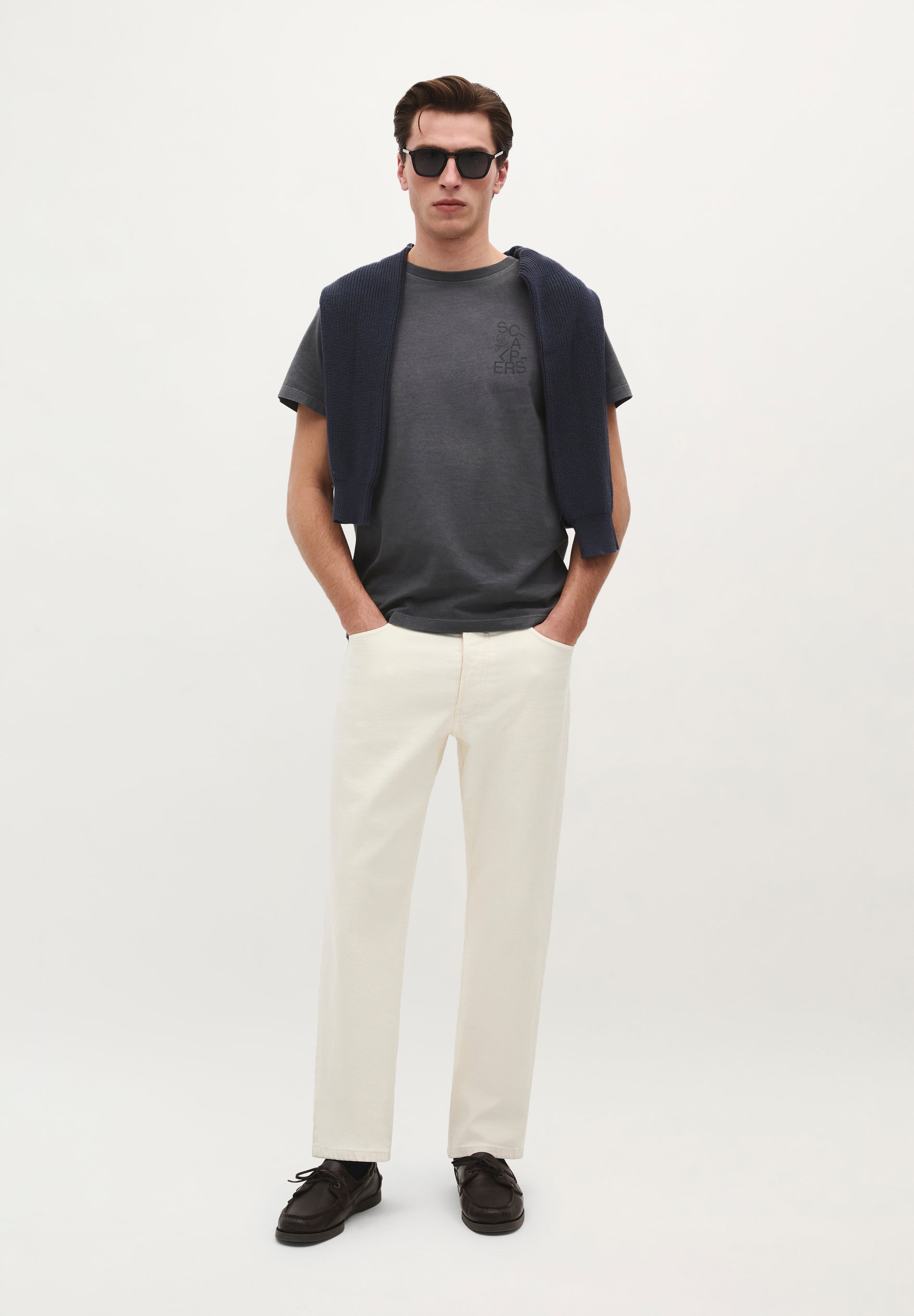 T-SHIRT WITH SKULL LOGO