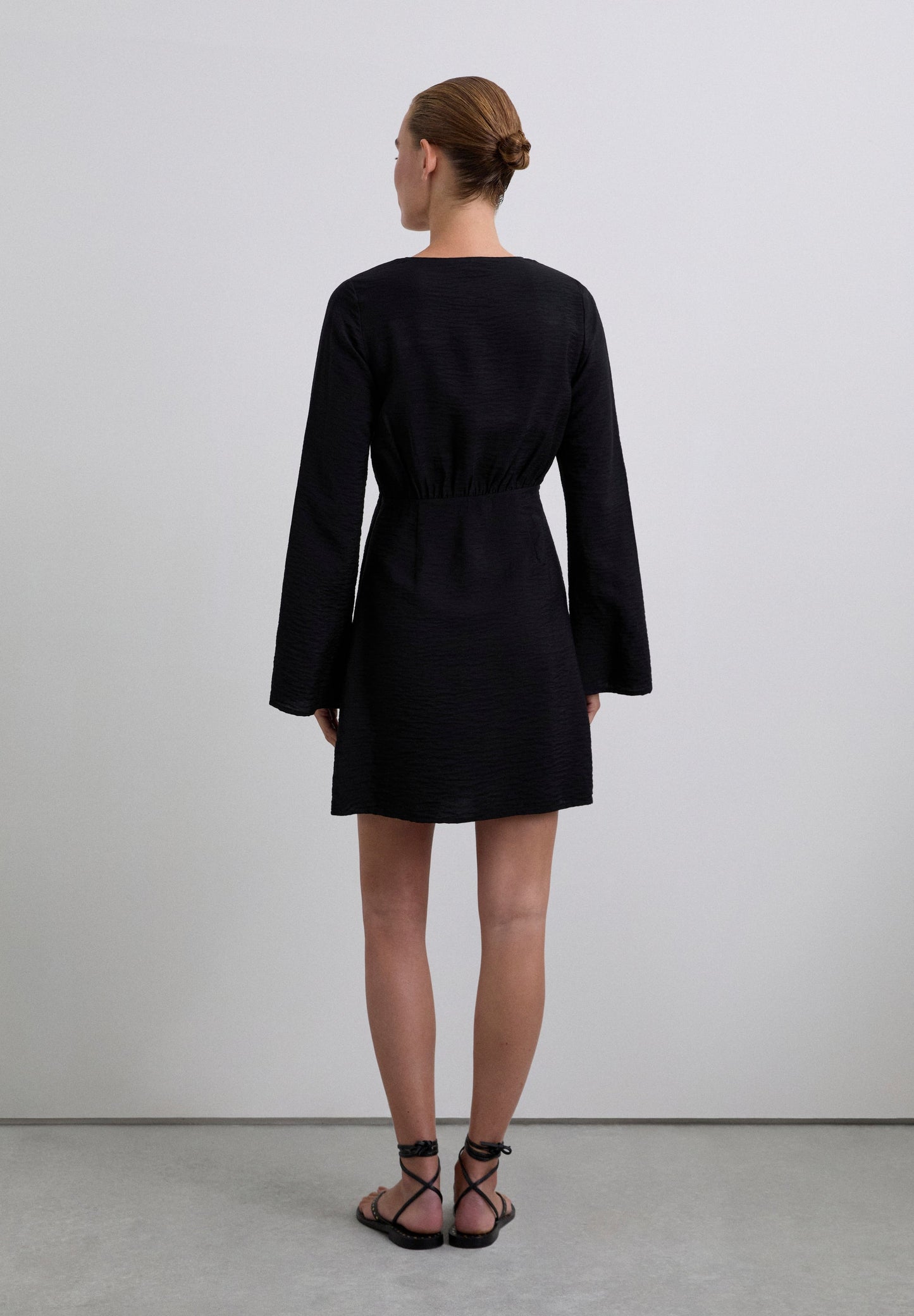 MINI DRESS WITH KNOT DETAIL