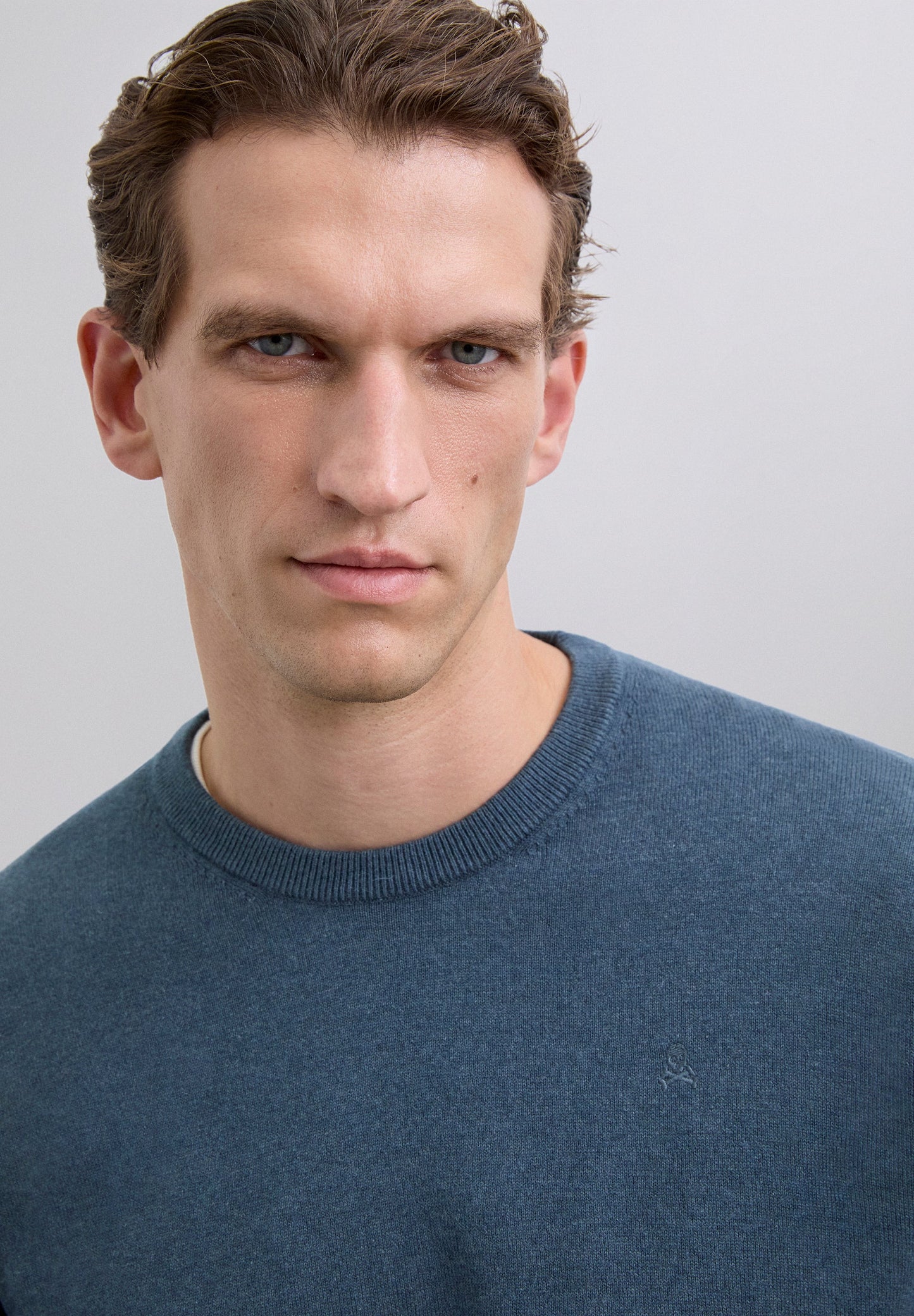 SWEATER WITH EMBROIDERED SKULL