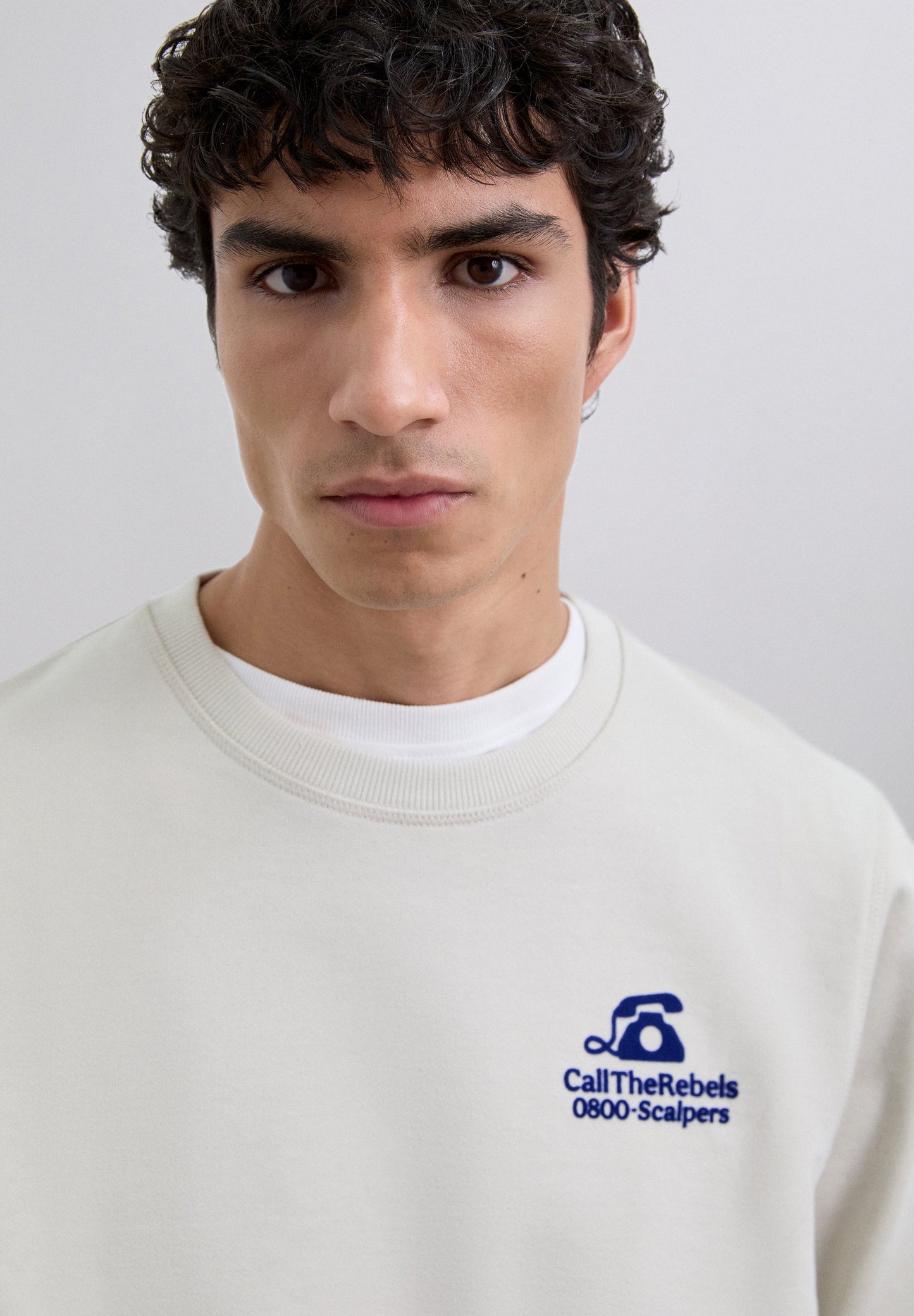 SWEATER LOGO RELIËF