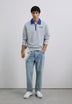 HOODY MIT REISSVERSCHLUSS UND STICKEREIEN