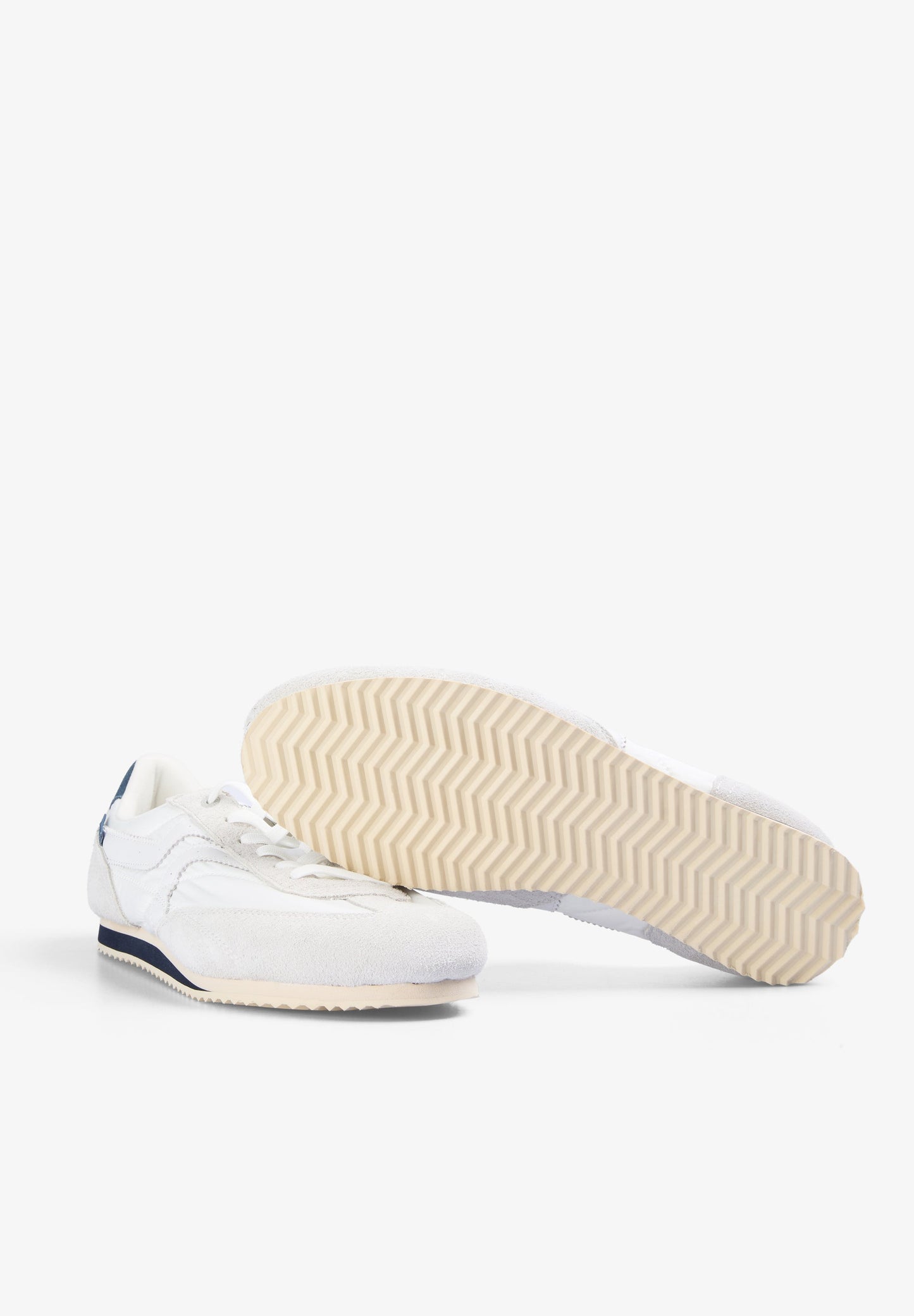 SNEAKERS IN RETROSTIJL