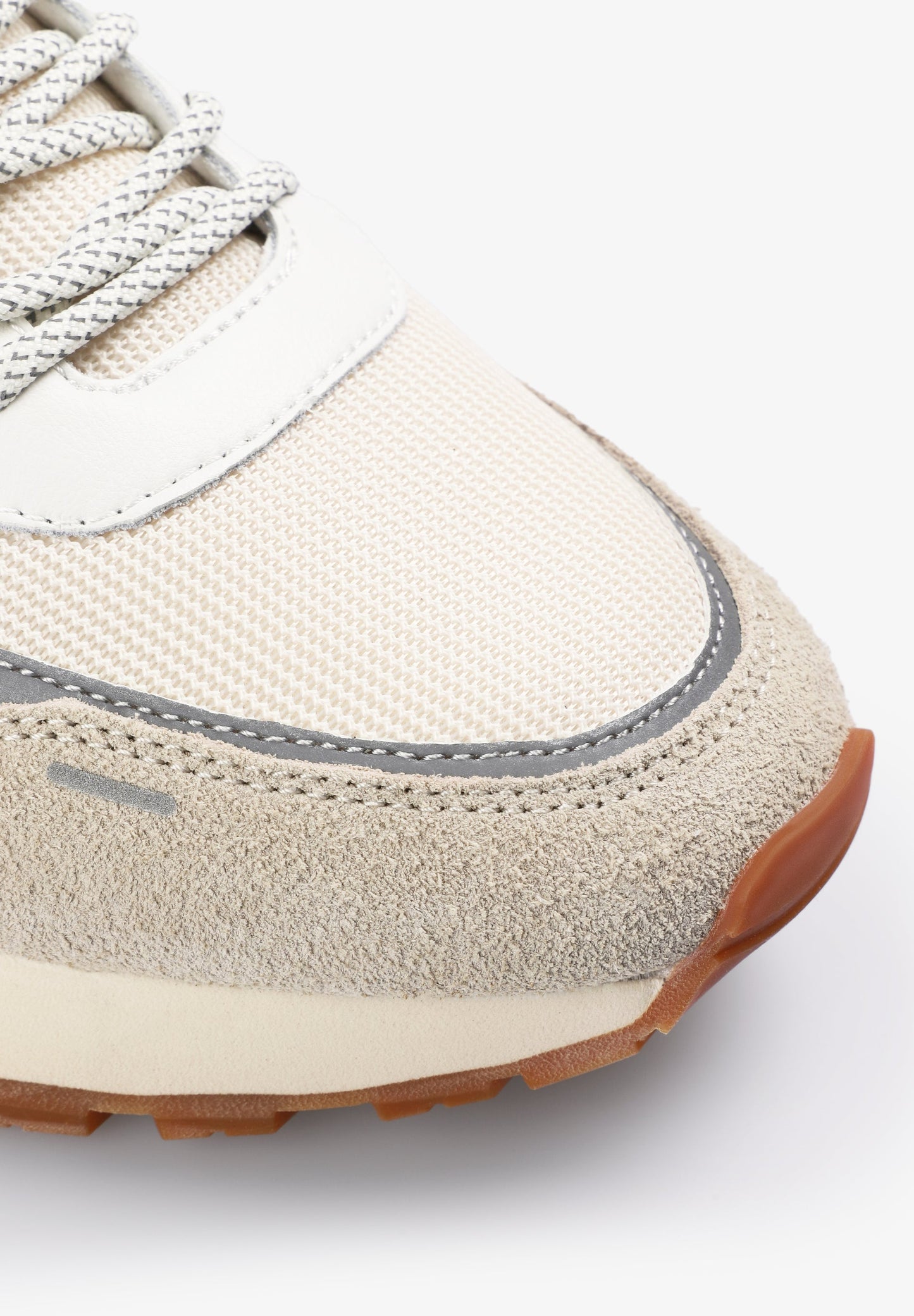 SNEAKERS DOODSKOP ZIJKANT