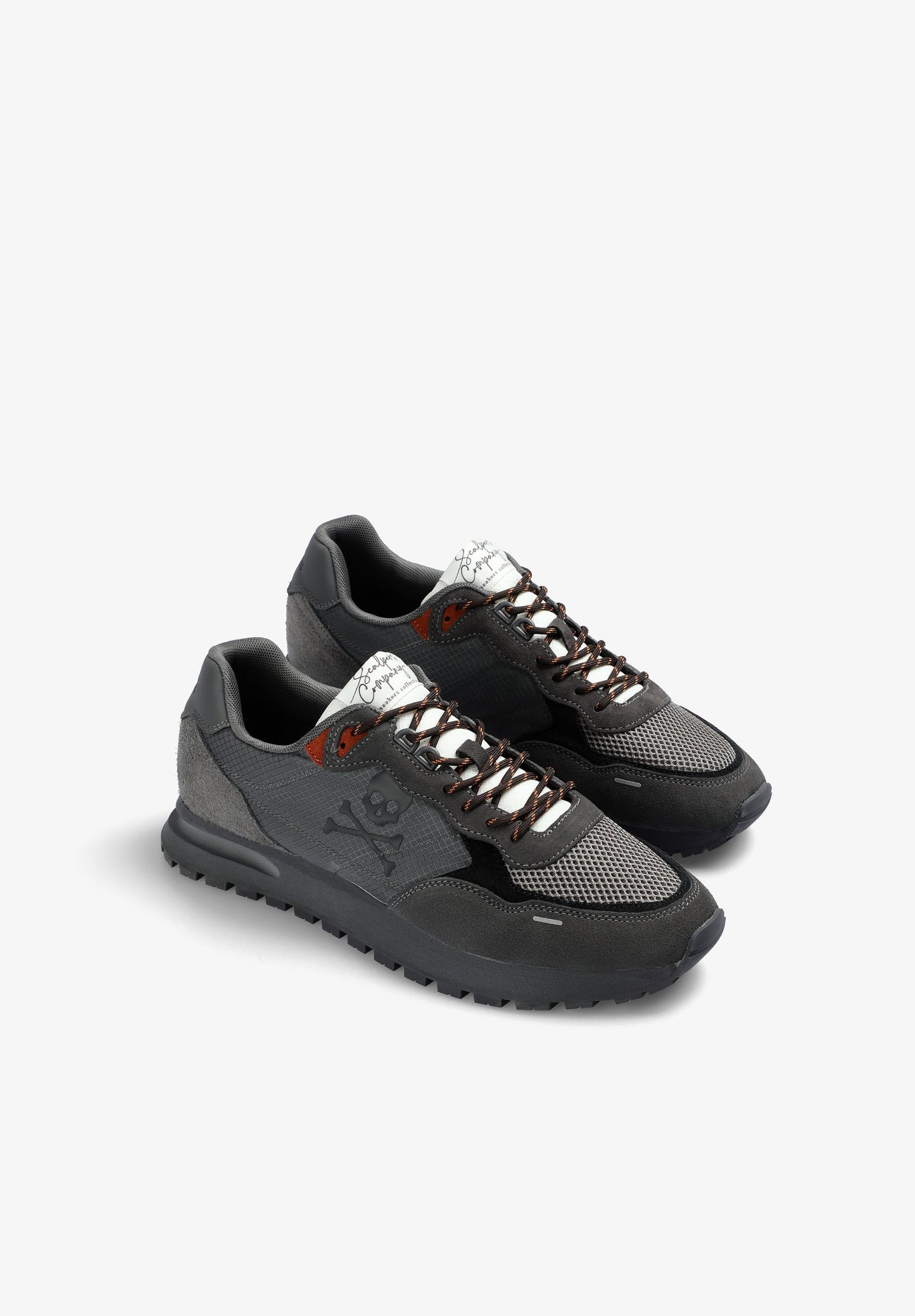 SNEAKERS DOODSKOP ZIJKANT