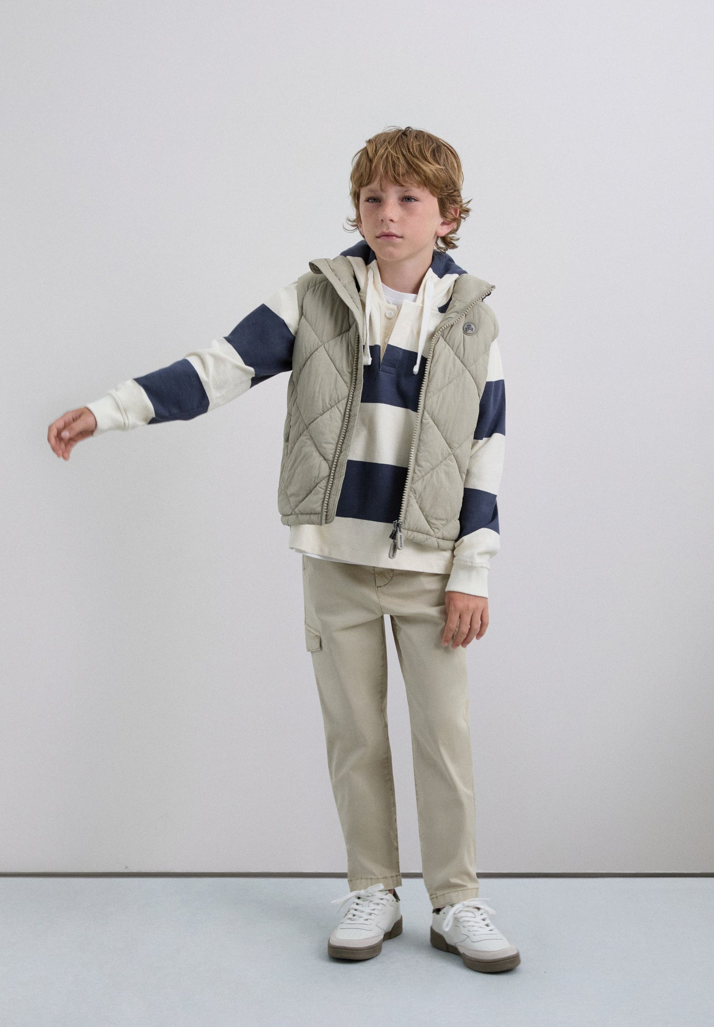 BODYWARMER GEWATTEERD CAPUCHON DOODSHOOFD