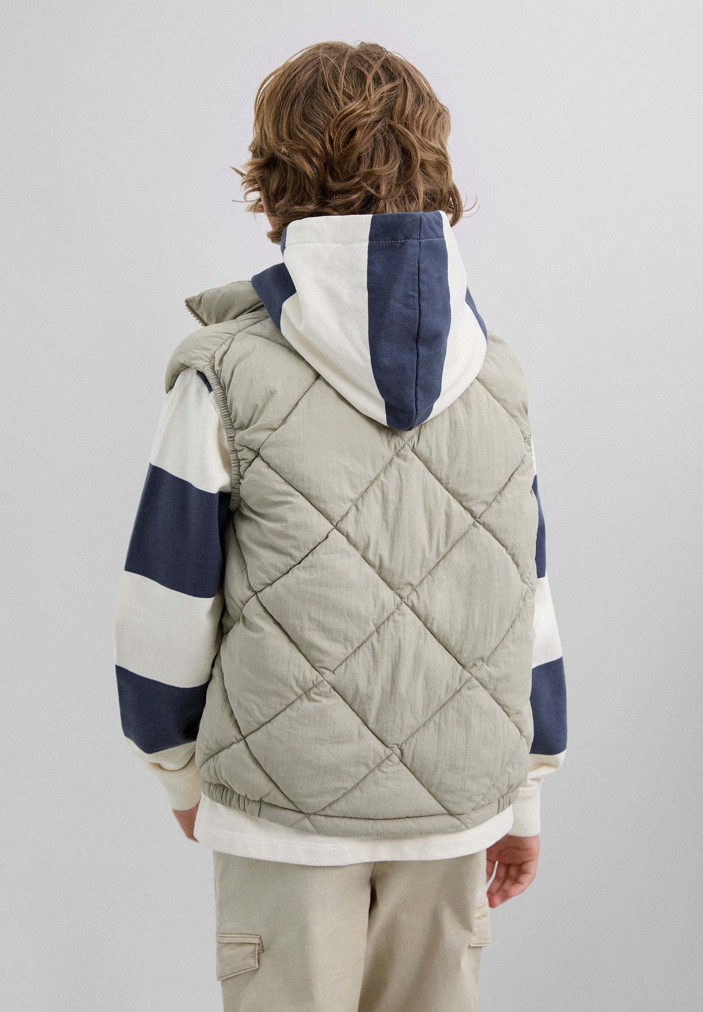 BODYWARMER GEWATTEERD CAPUCHON DOODSHOOFD