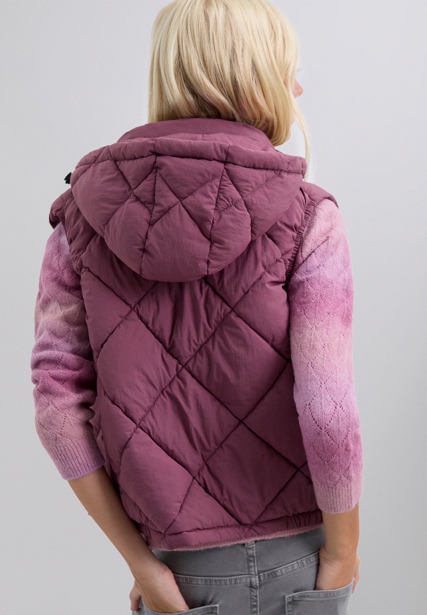 BODYWARMER GEWATTEERD CAPUCHON DOODSHOOFD
