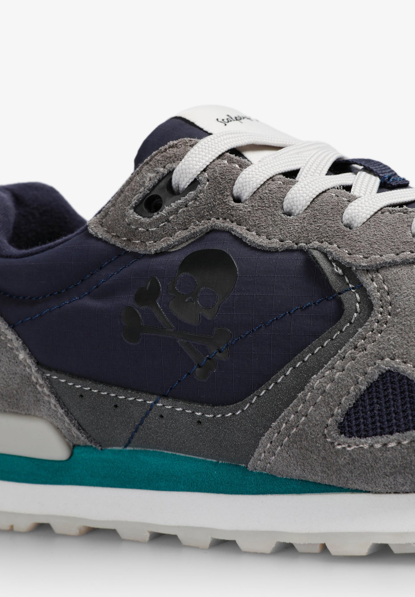 LEREN SNEAKERS DOODSHOOFD ZIJKANT