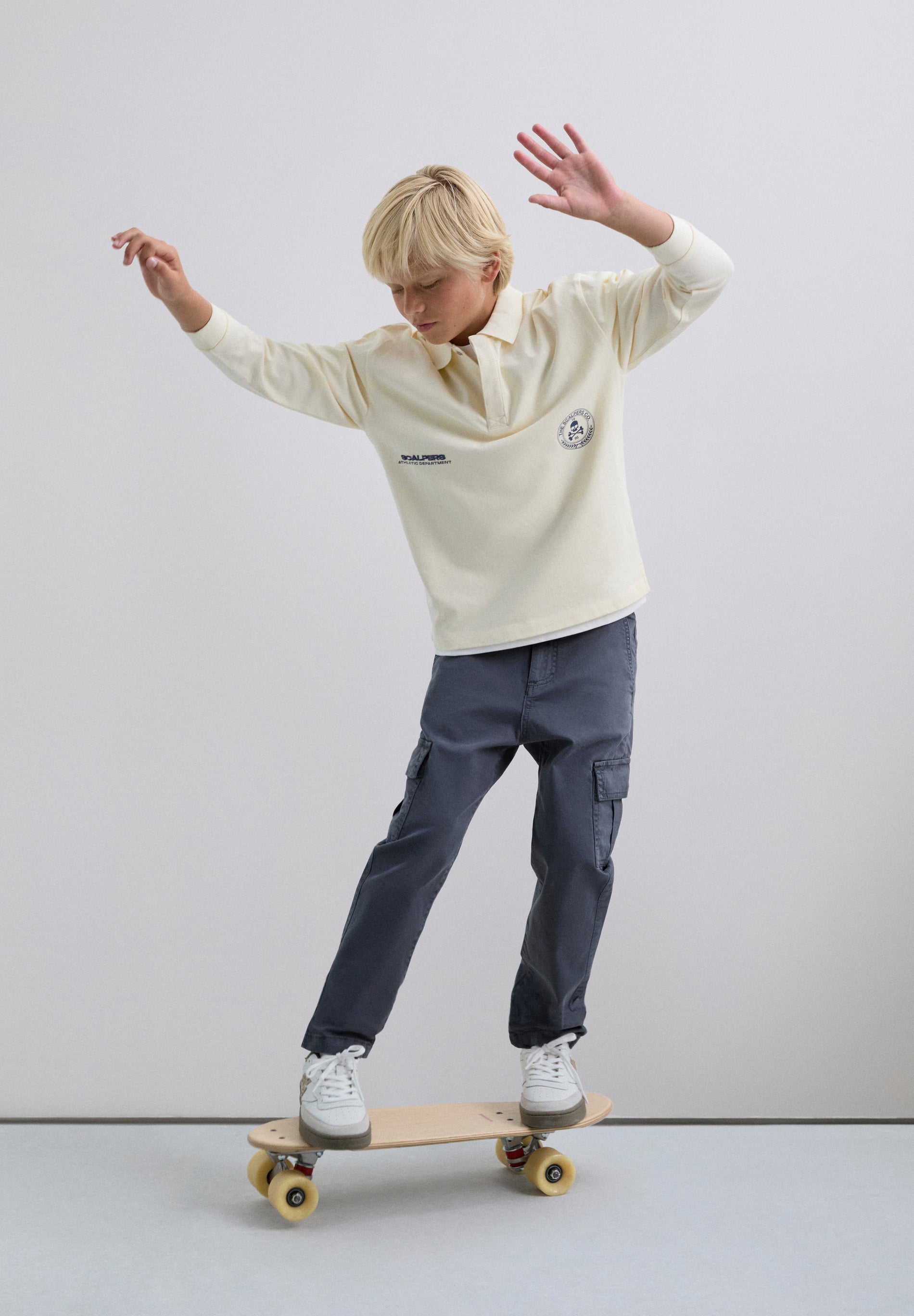 POLOSHIRT MIT PRINT UND LANGEN ÄRMELN