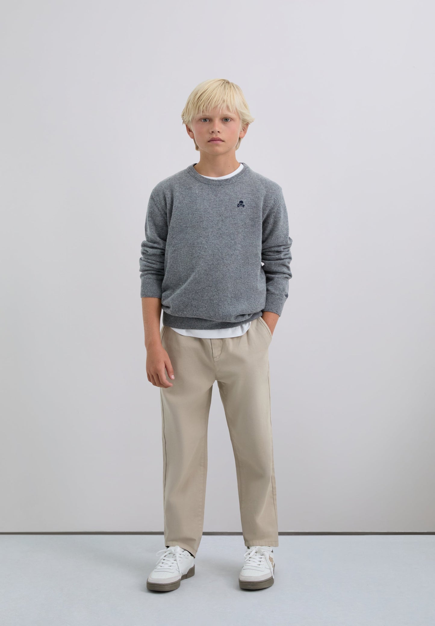 WOLLEN TRUI DOODSHOOFD