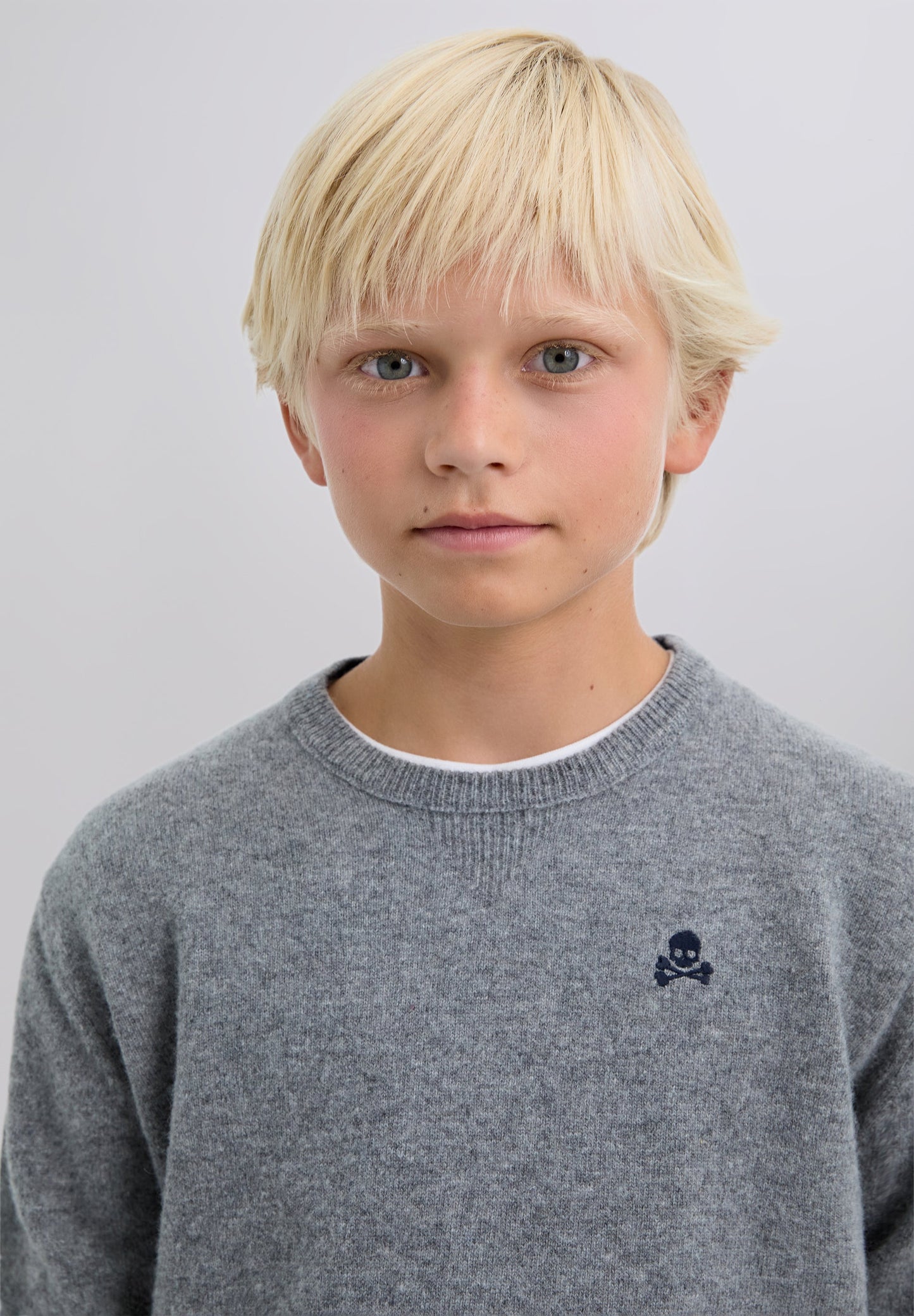 WOLLEN TRUI DOODSHOOFD