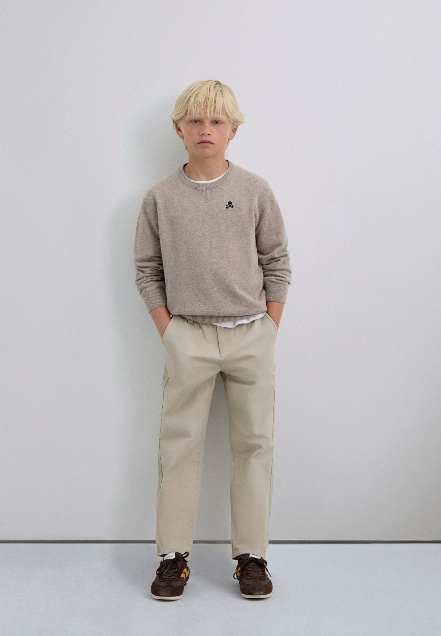 WOLLEN TRUI DOODSHOOFD