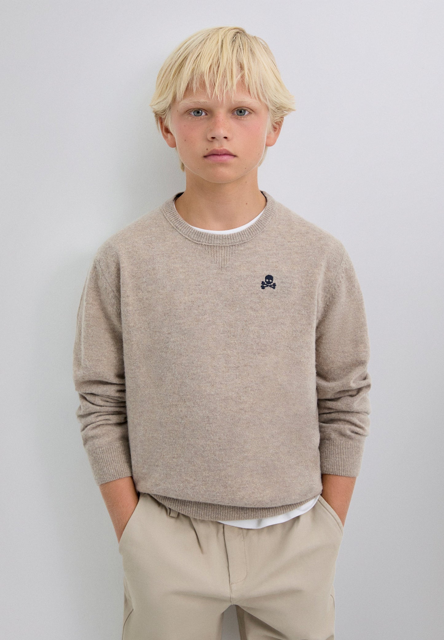 WOLLEN TRUI DOODSHOOFD