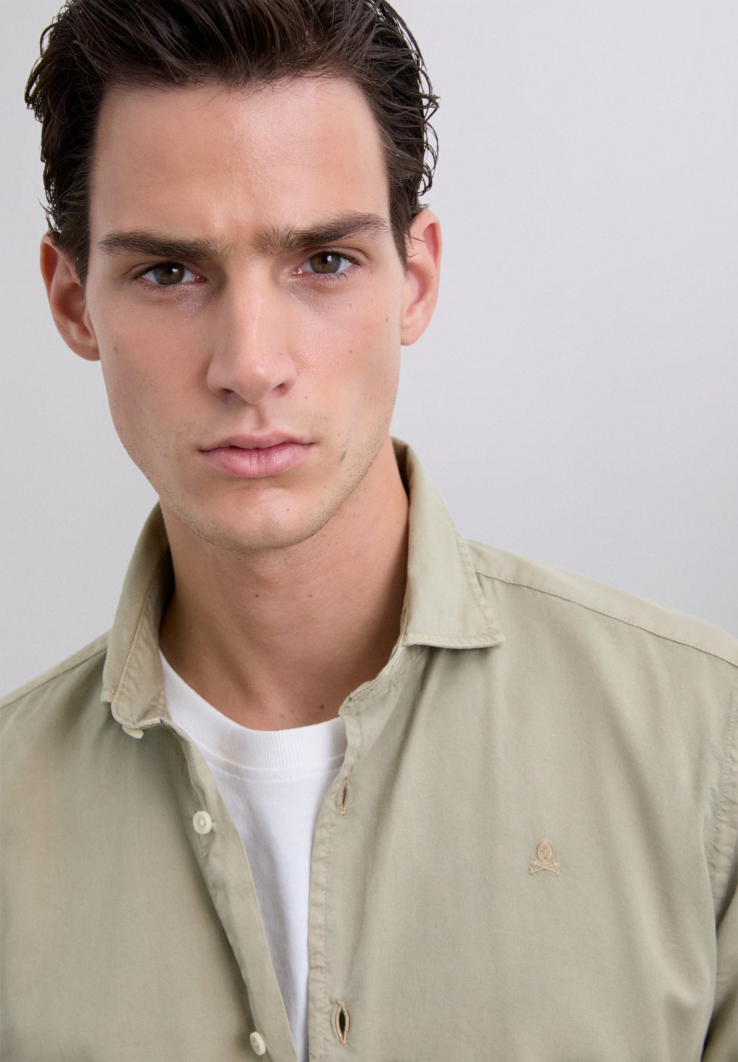 REGULAR FIT GEBORDUURD OVERHEMD