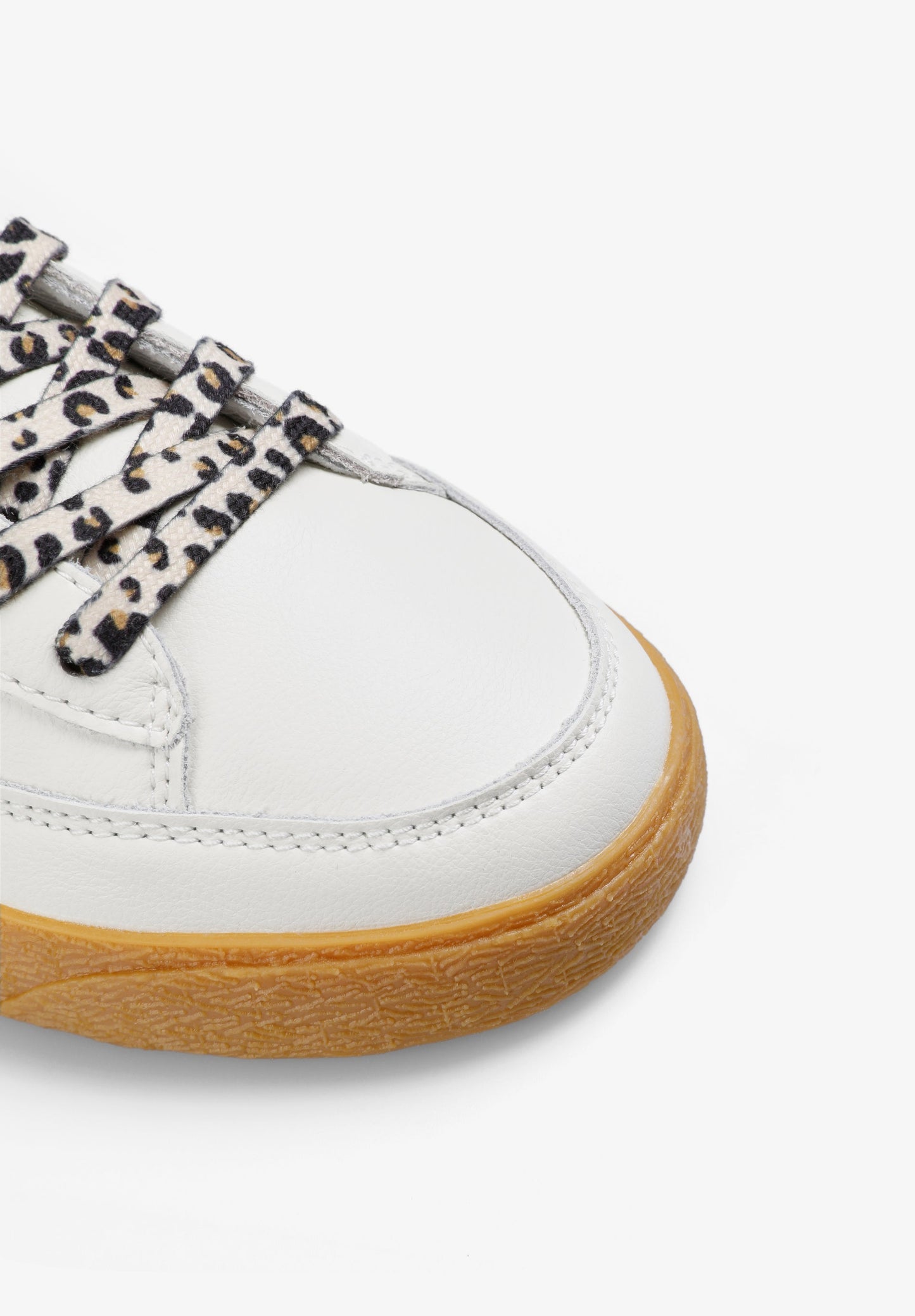 SNEAKER MIT TOTENKOPF UND ANIMAL-PRINT