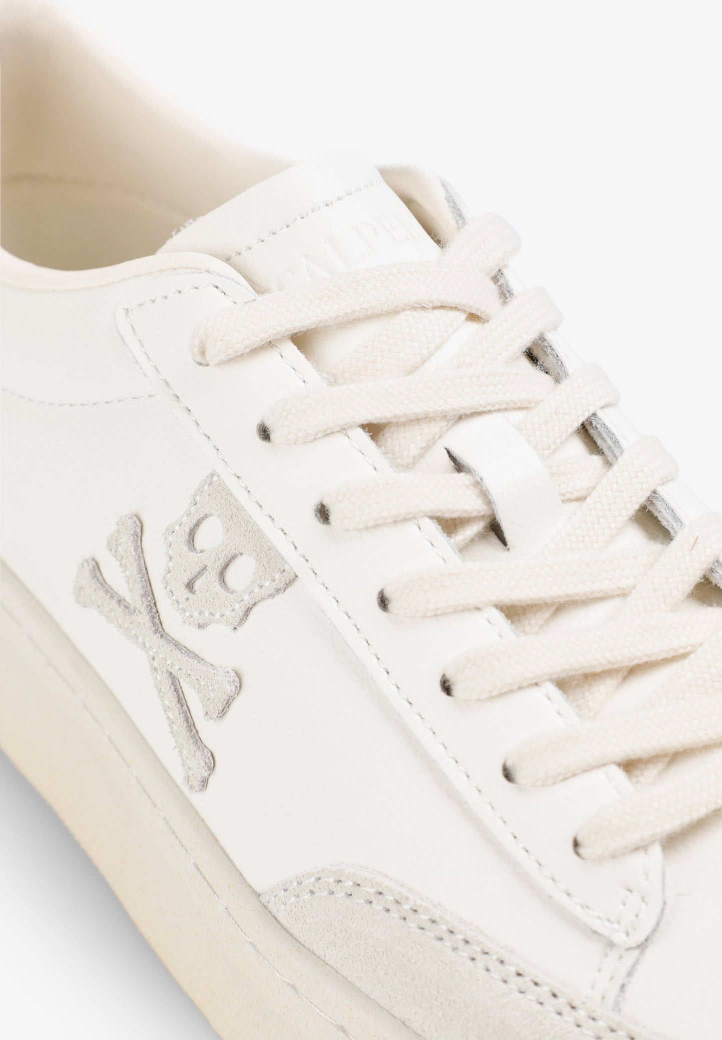 LAGE SNEAKERS DOODSHOOFD ZIJKANT