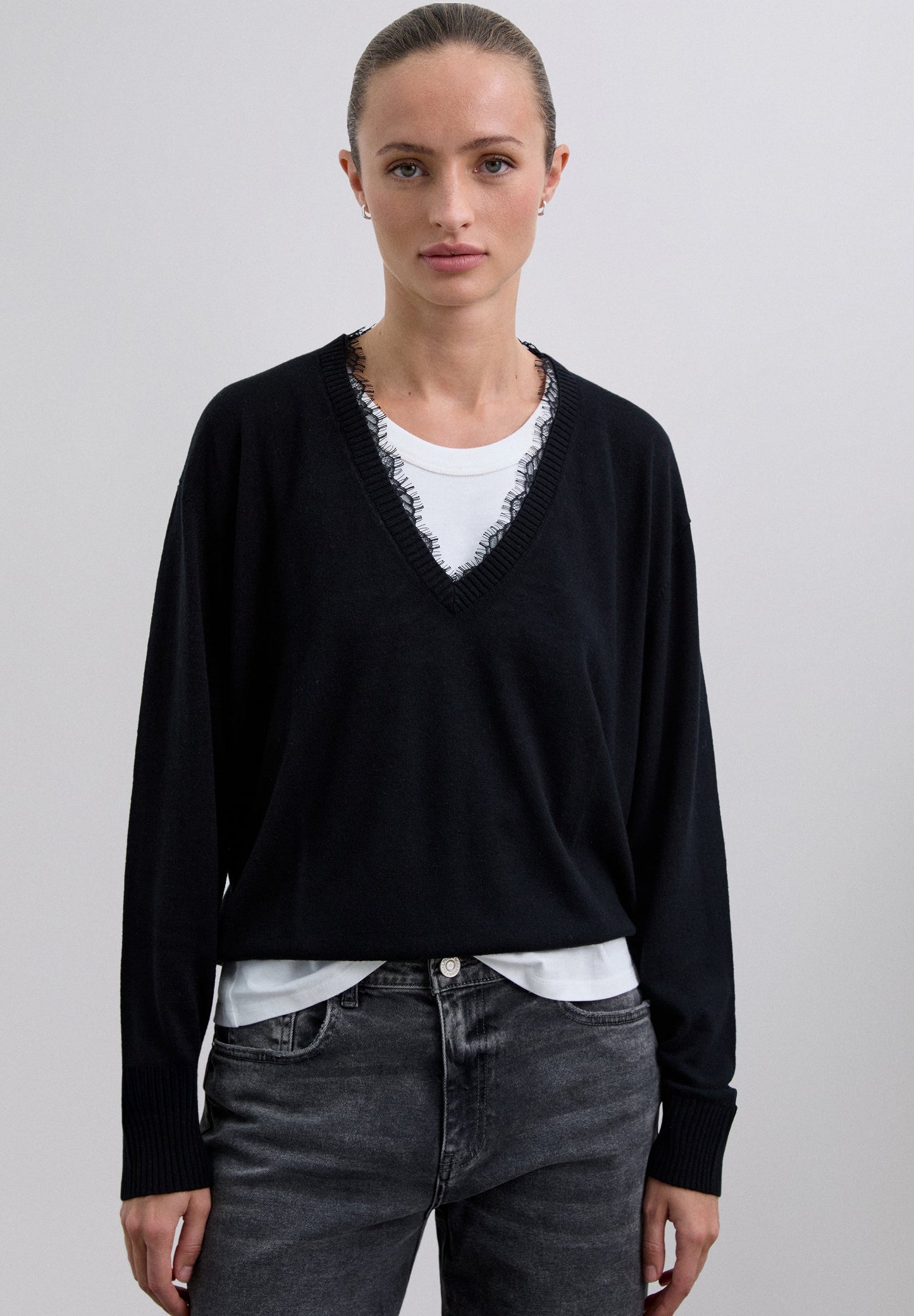 PULL COL V DENTELLE