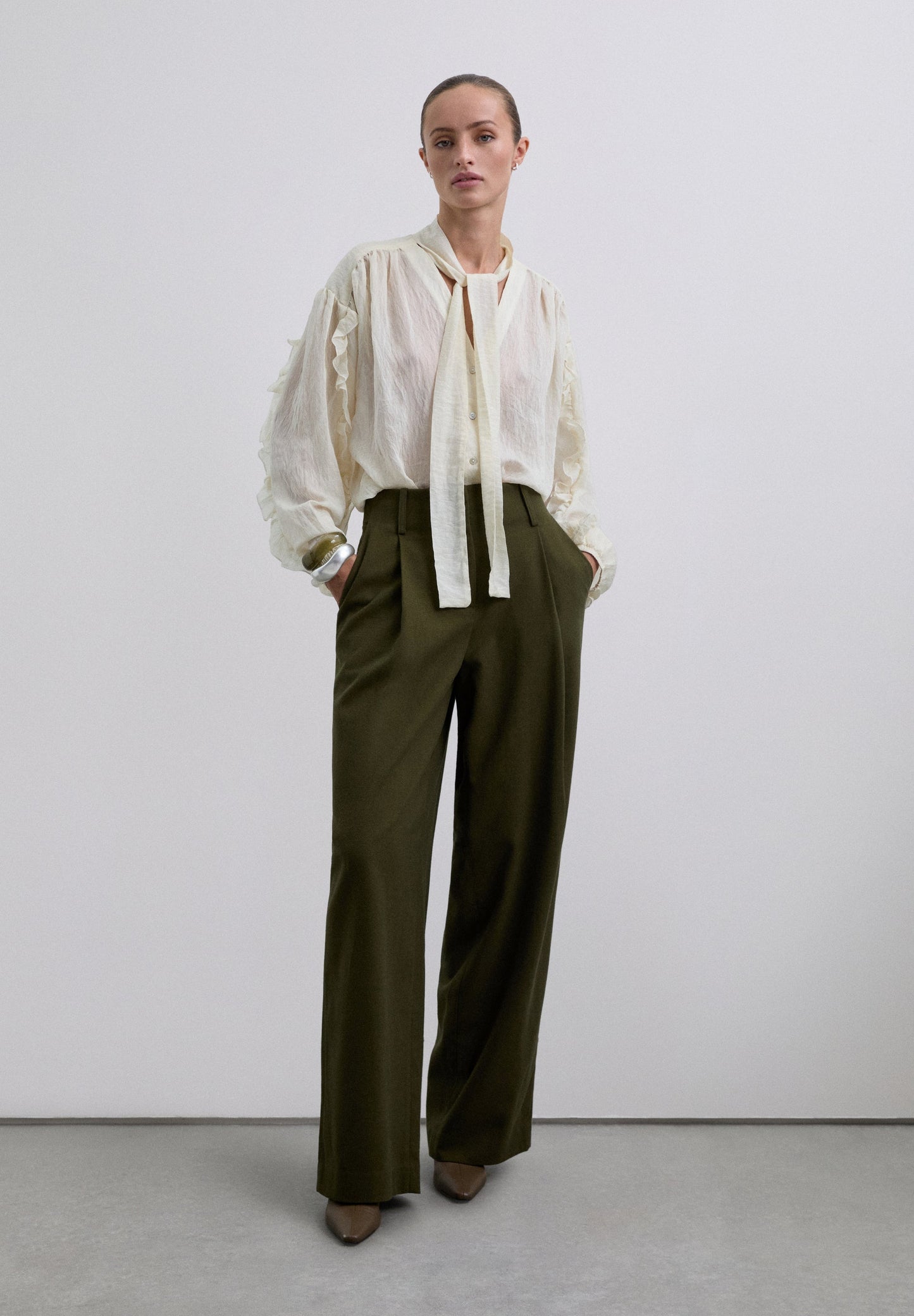 PANTALON PINCES POCHES