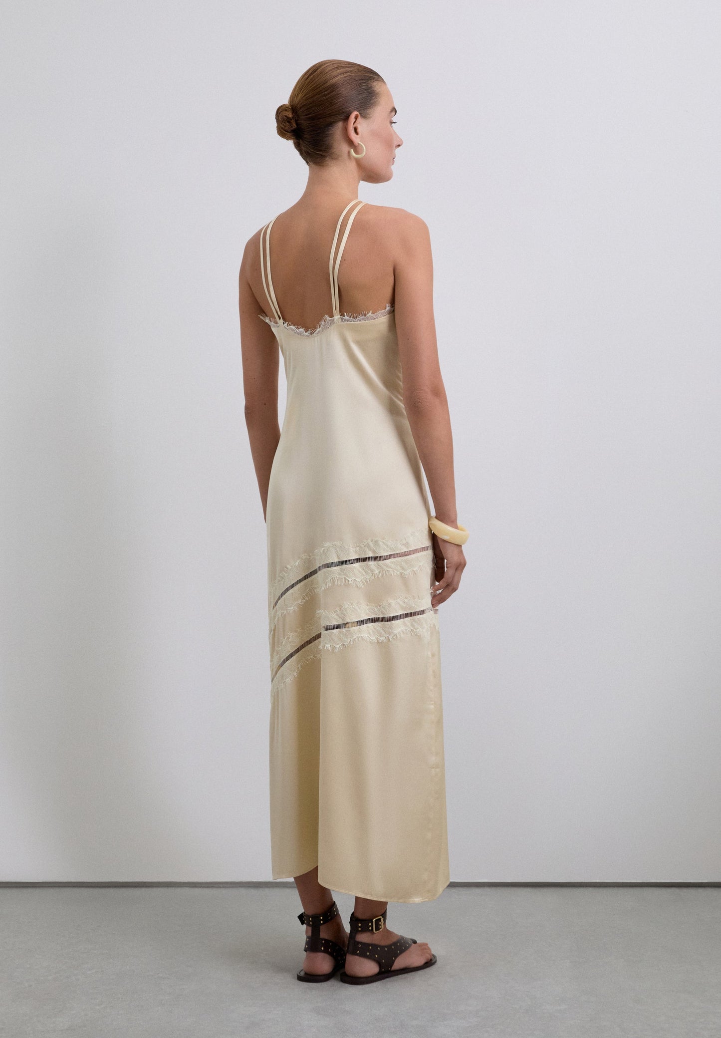 ROBE NUISETTE SATINÉE