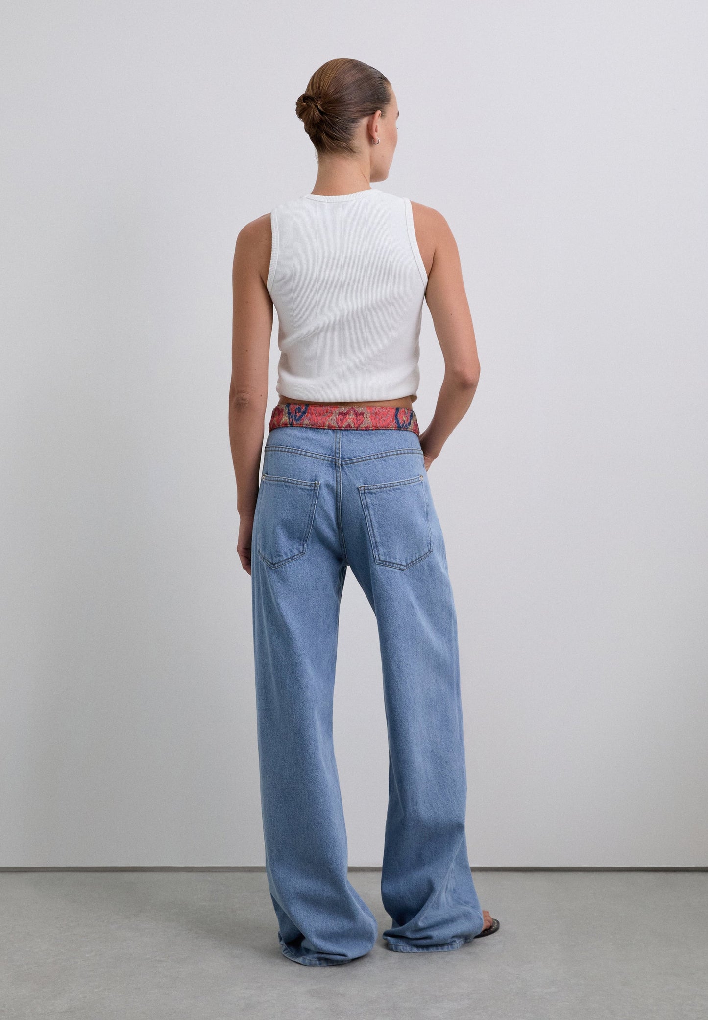 PANTALON DENIM TAILLE MOYENNE