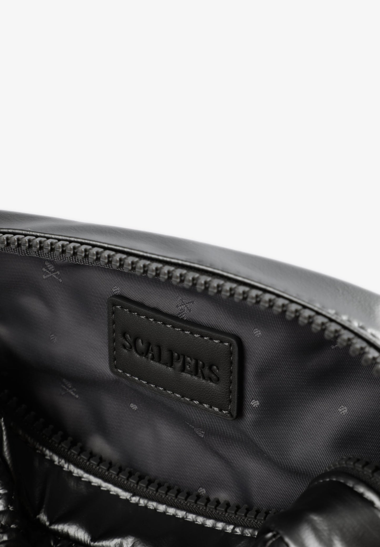 TROUSSE DE TOILETTE MATELASSÉE SKULL