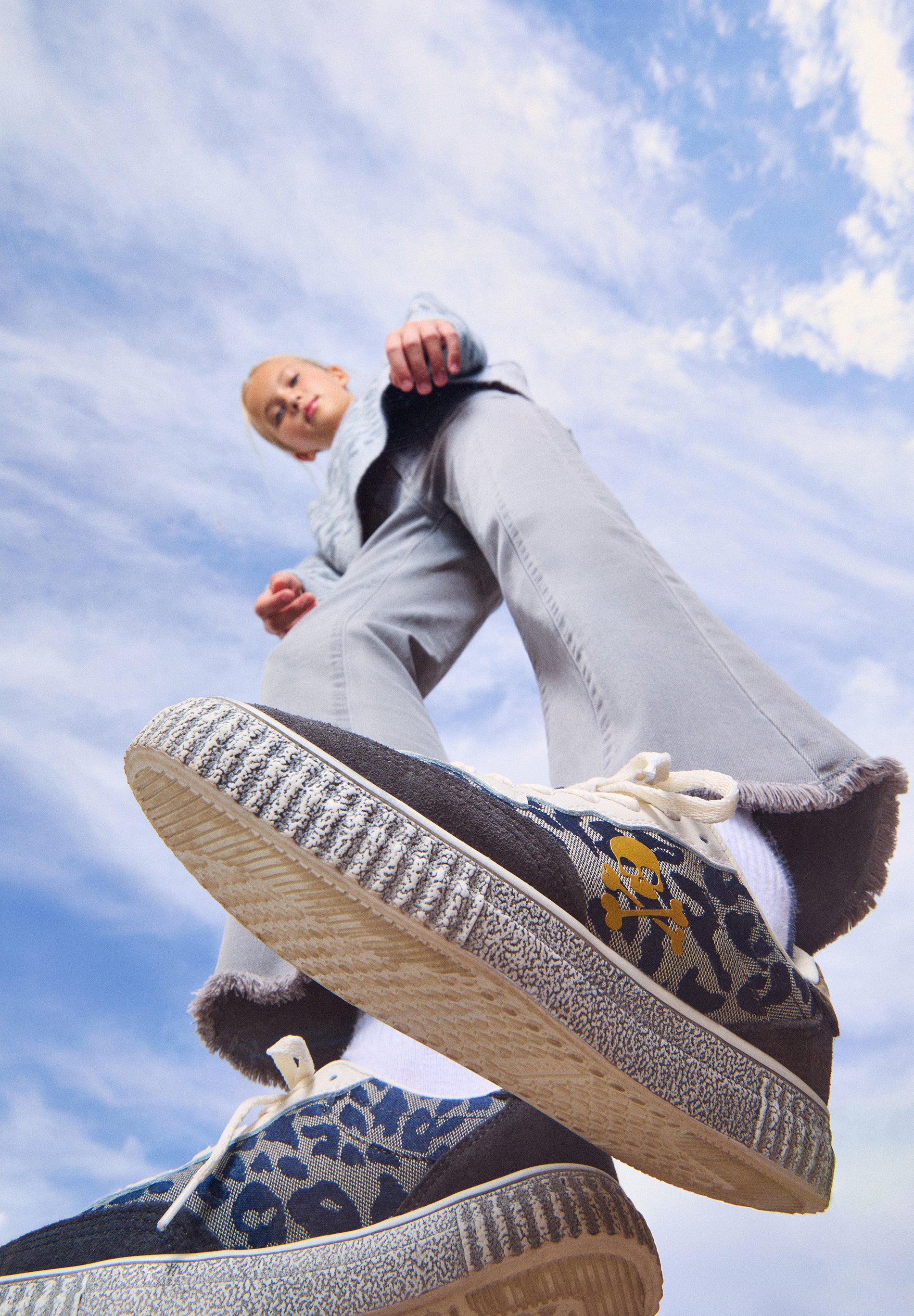 SNEAKERS WITH ANIMAL PRINT SKULL