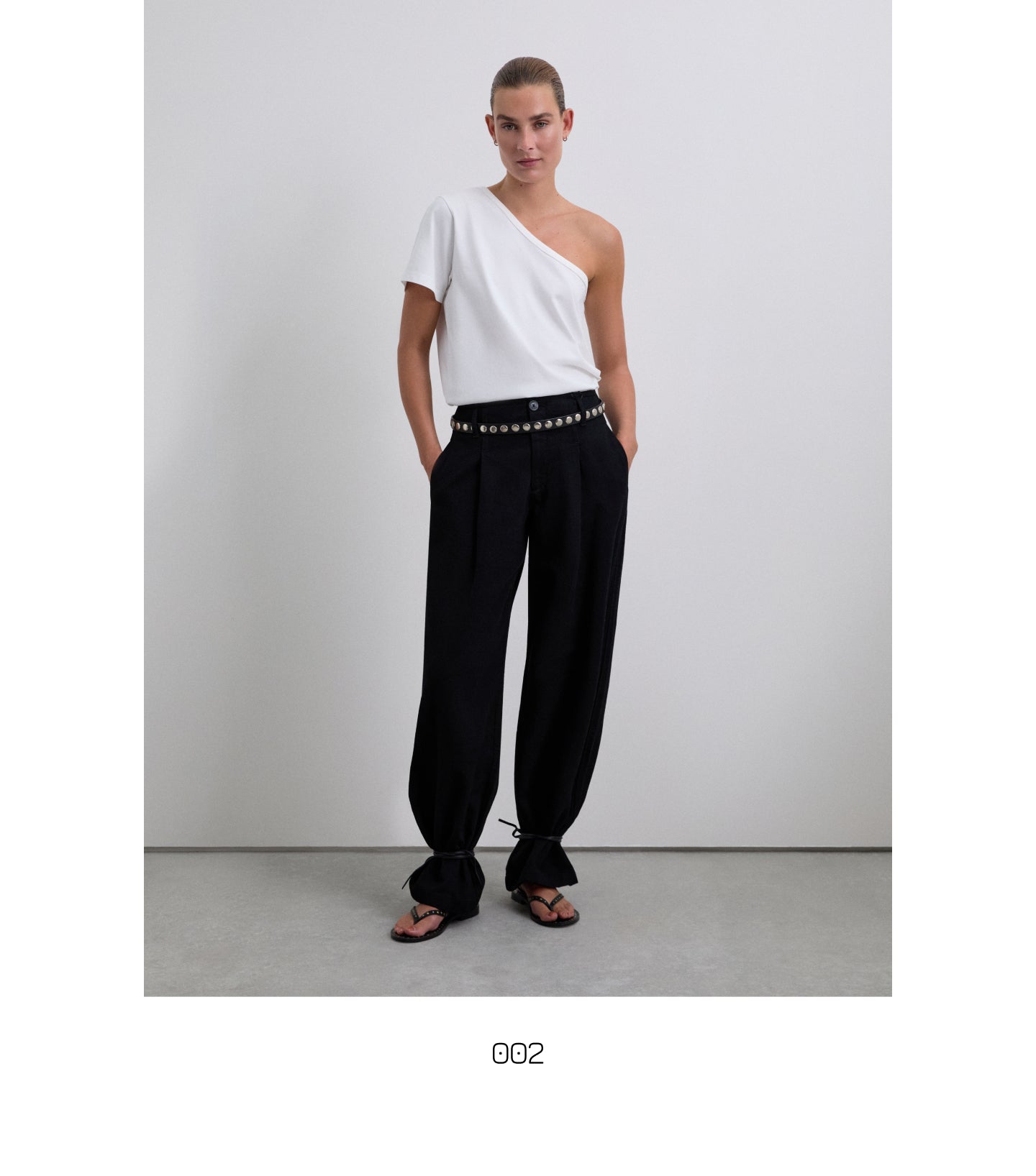 SCPLAINASY TEE
