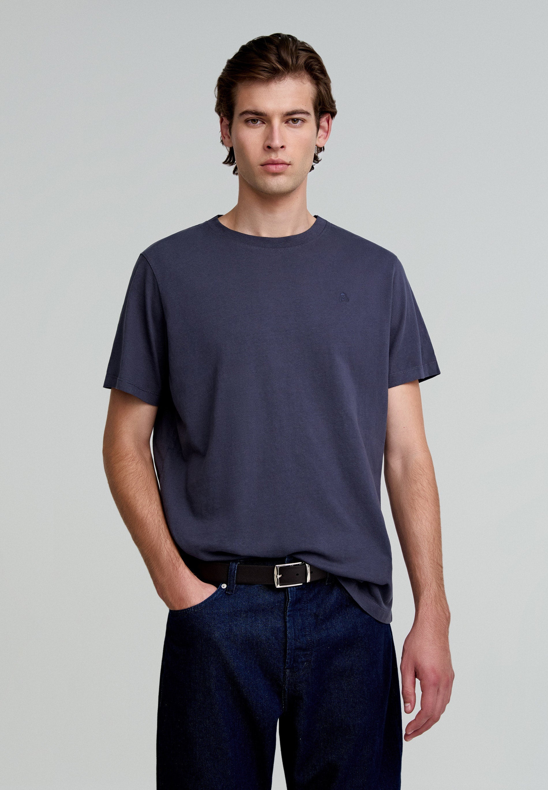 BASIC-T-SHIRT MIT TOTENKOPF