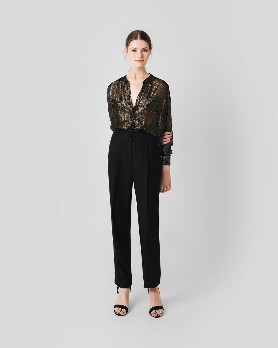 BLUSA LUREX CUELLO MAO NEGRO