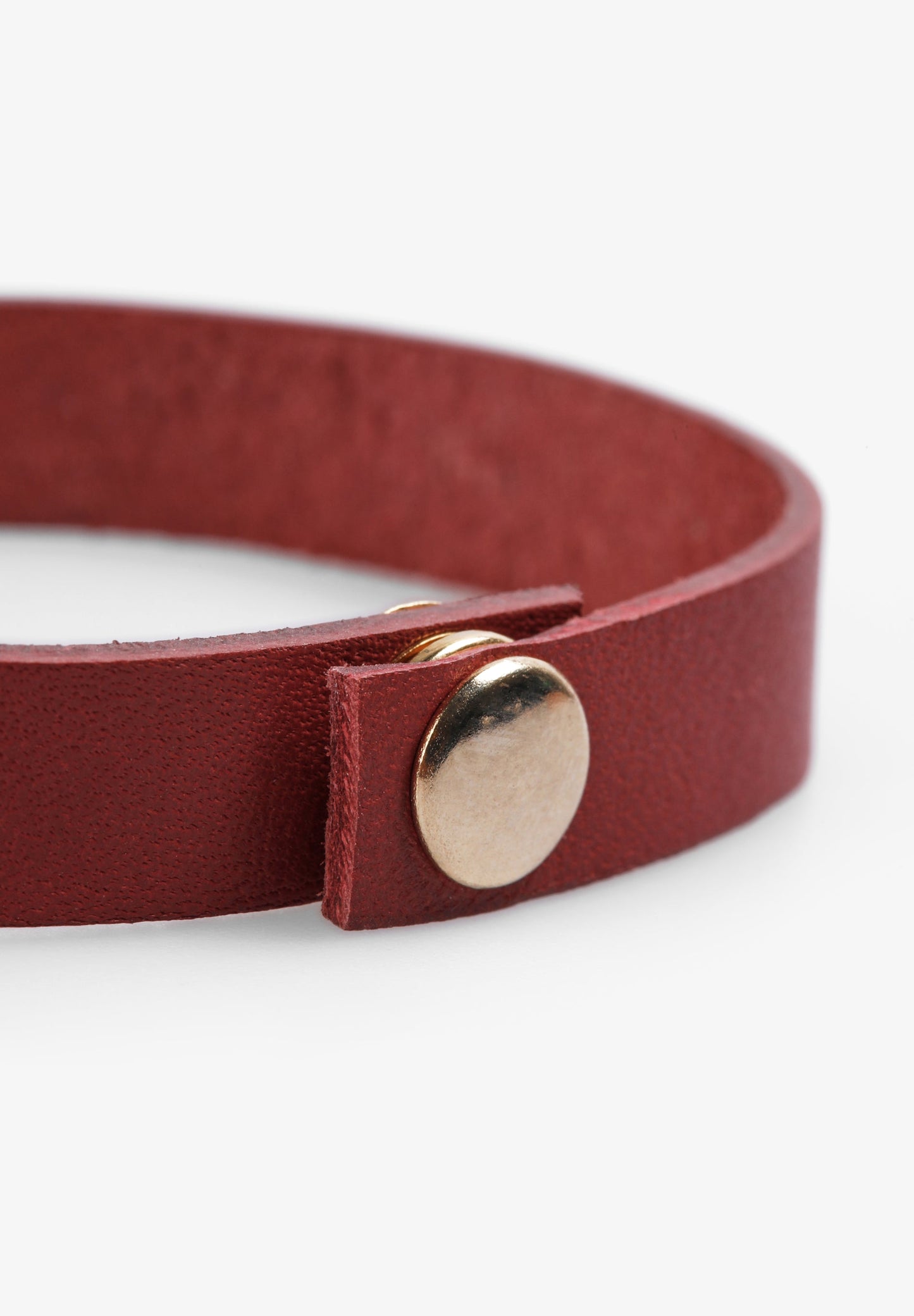 LEATHER BRACELET WITH SKULLS