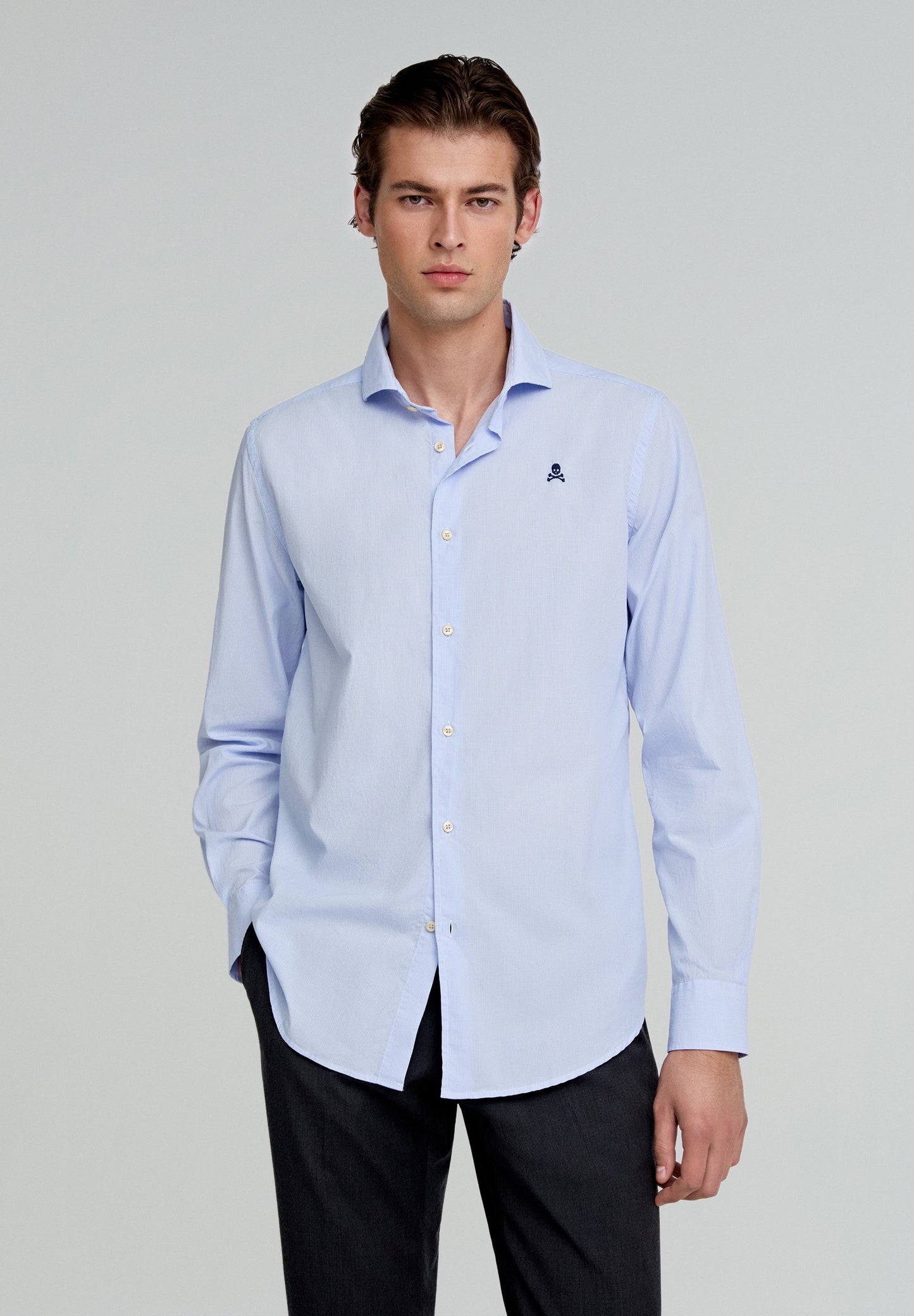 ELEGANTES KARIERTES HEMD MIT KONTRASTFARBENEM TOTENKOPF