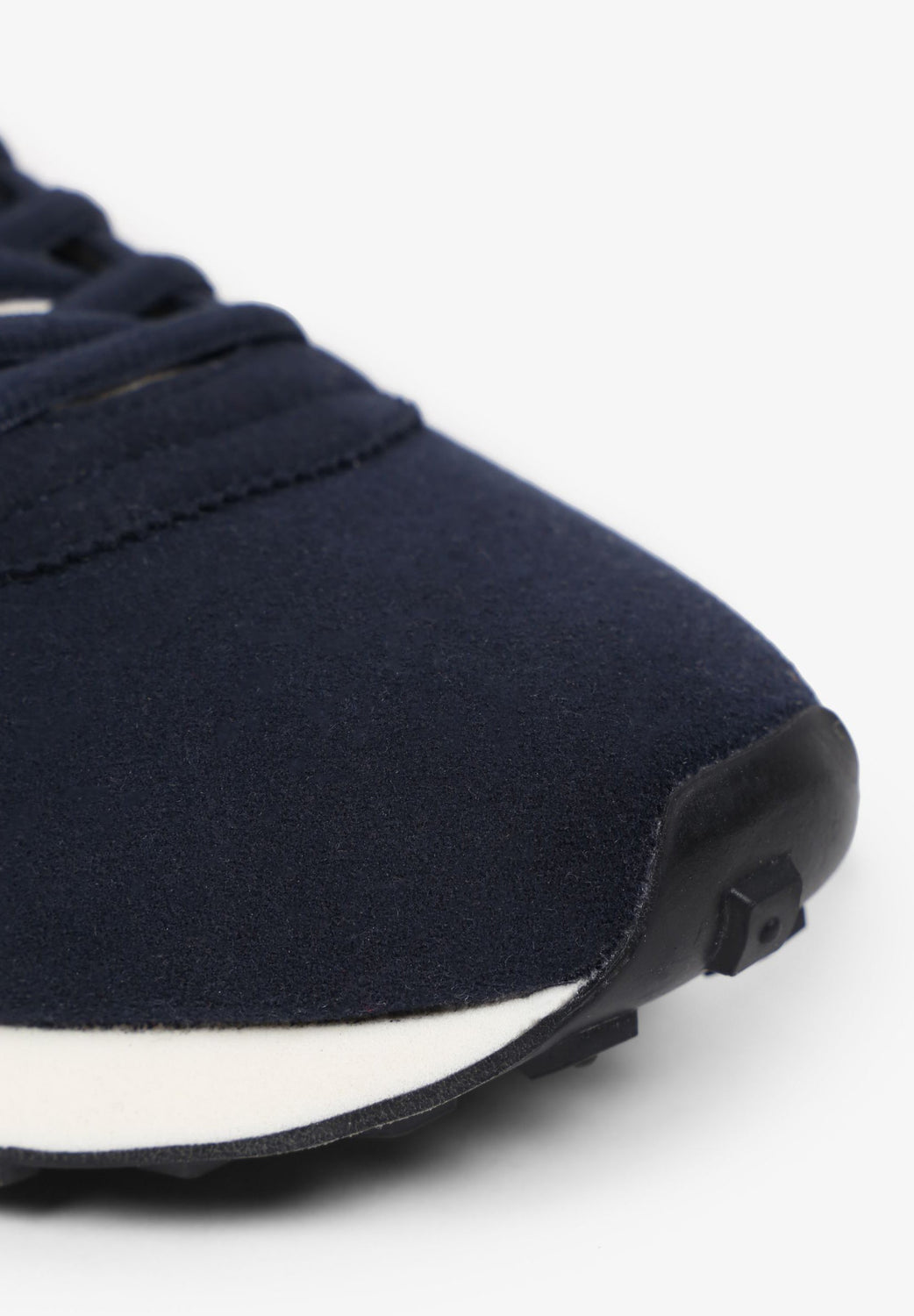 SNEAKERS BÁSICAS CALAVERA - Scalpers