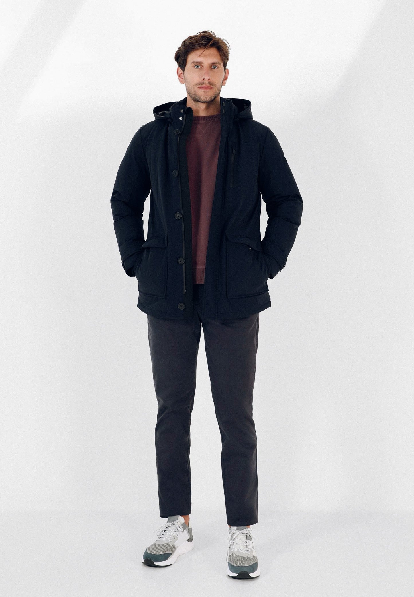 GEWATTEERDE PARKA MET KNOPEN