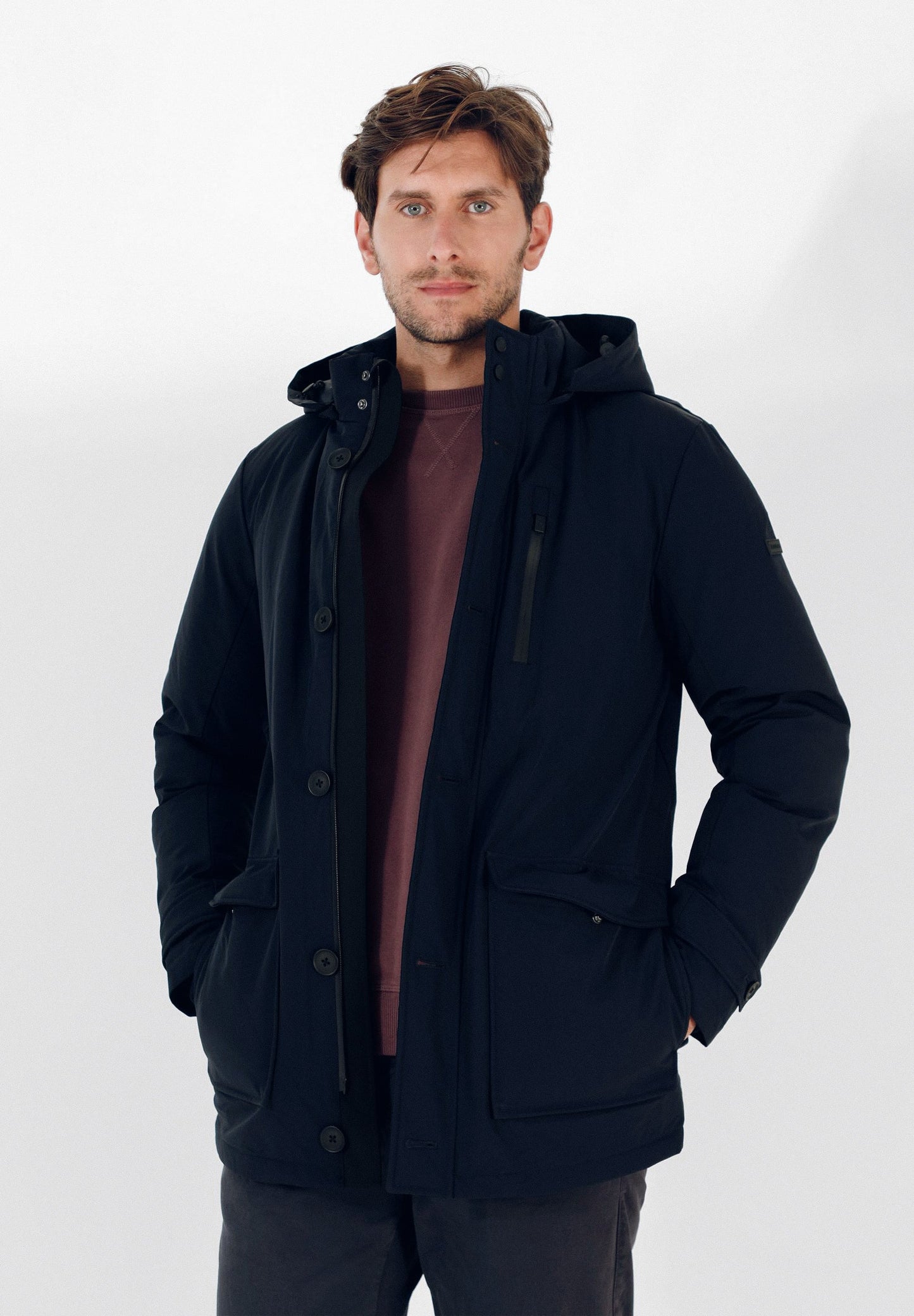 GEWATTEERDE PARKA MET KNOPEN