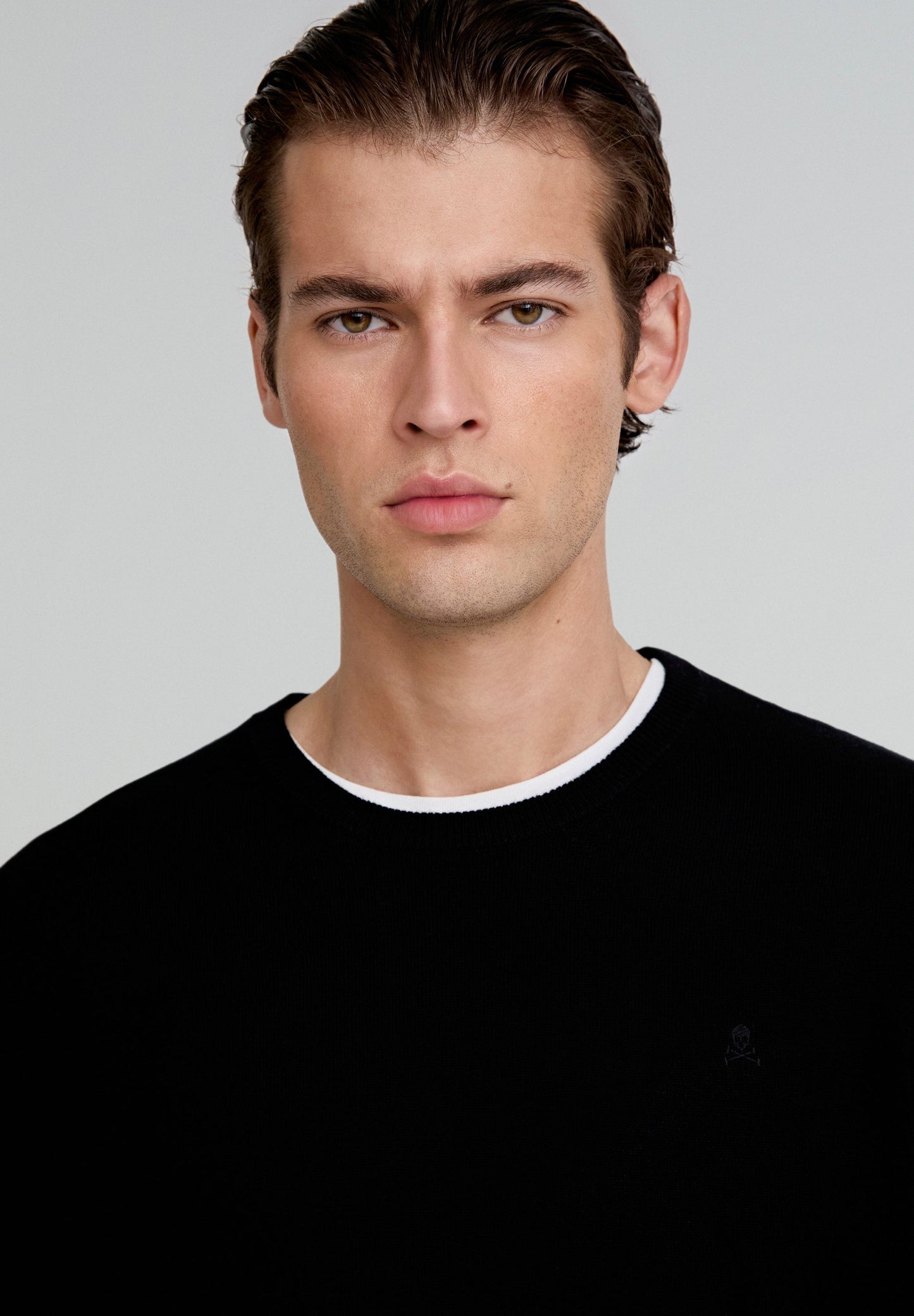 CREW NECK SKULL SWEATER