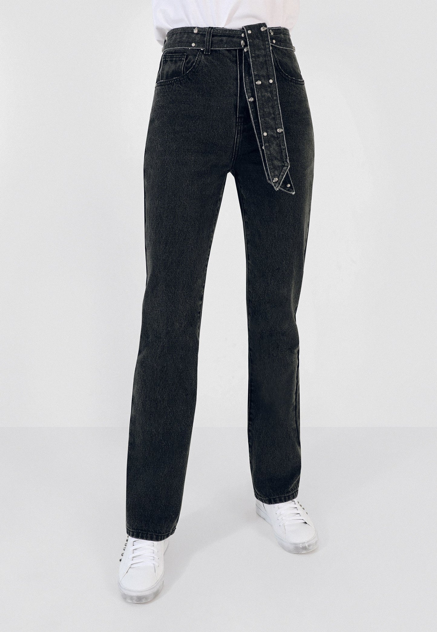 JEANS WITH BOW AND STUDS