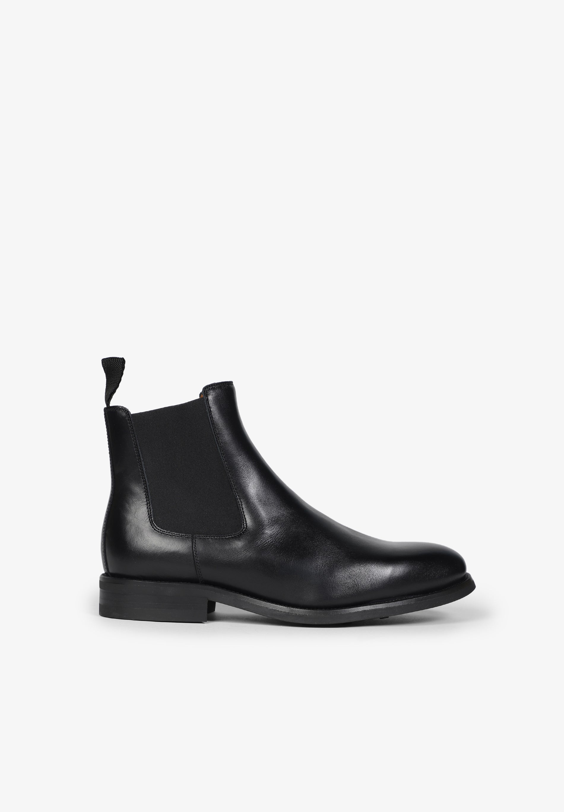 NOS CHELSEA LEATHER BOOTS