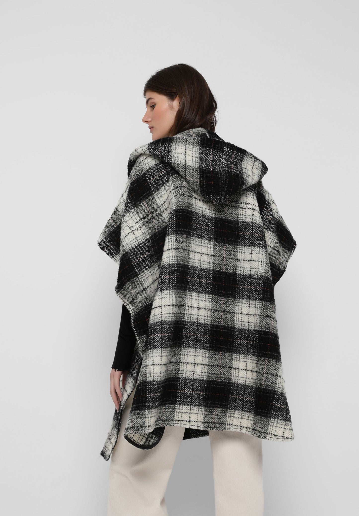 LIGHTWEIGHT CHECKED CAPE