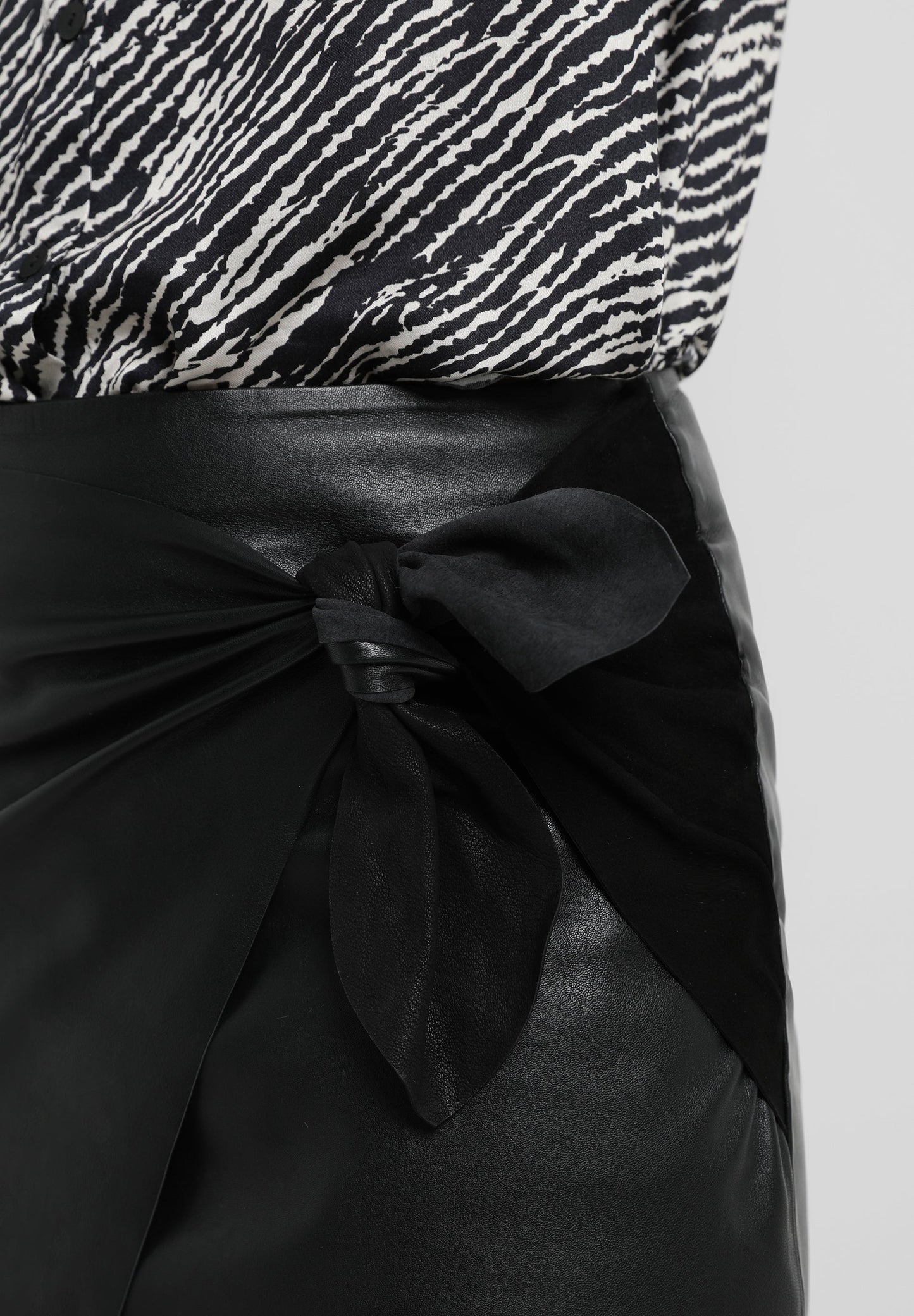 LEATHER MINI SKIRT WITH KNOT