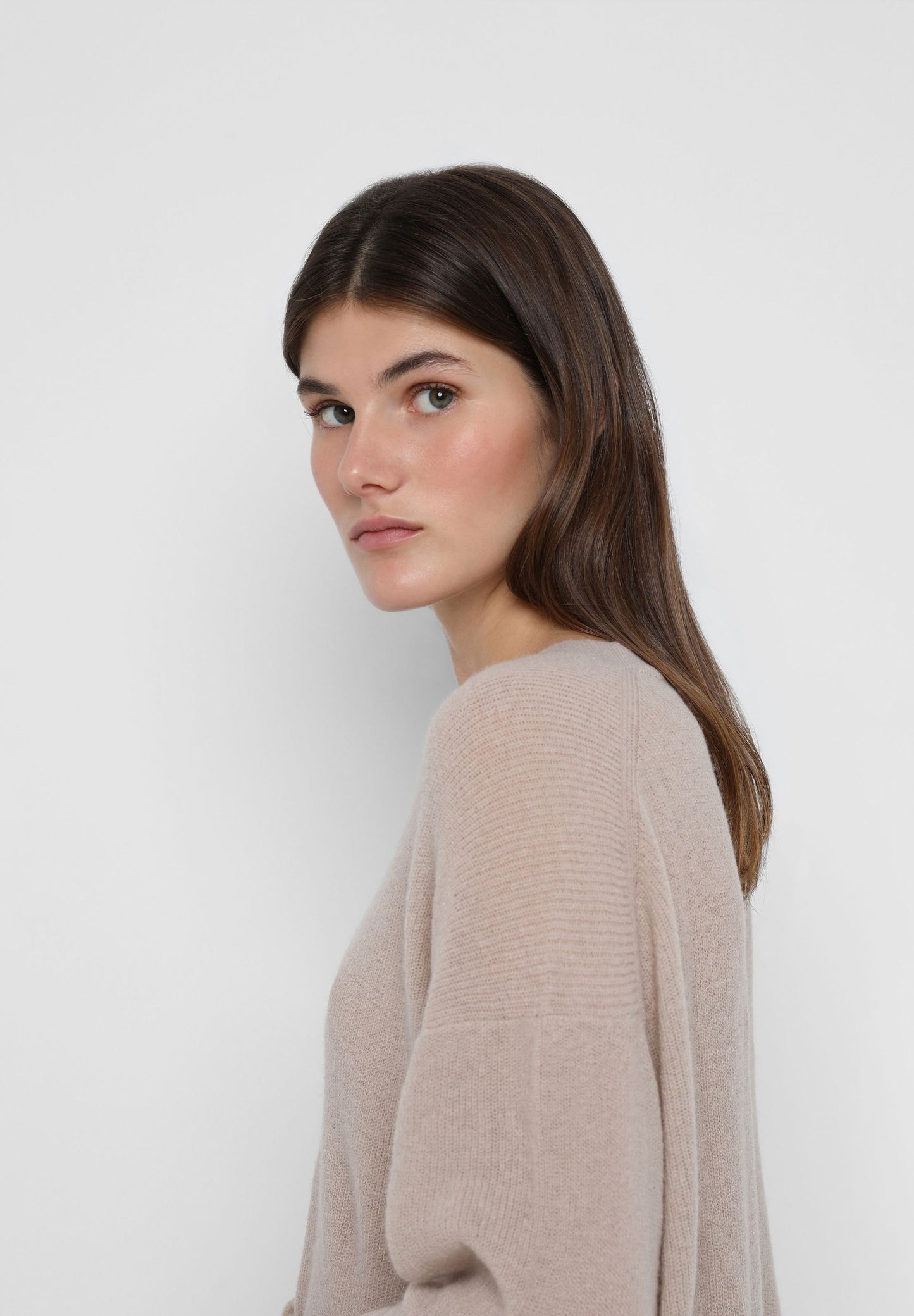 KNIT V-NECK SWEATER