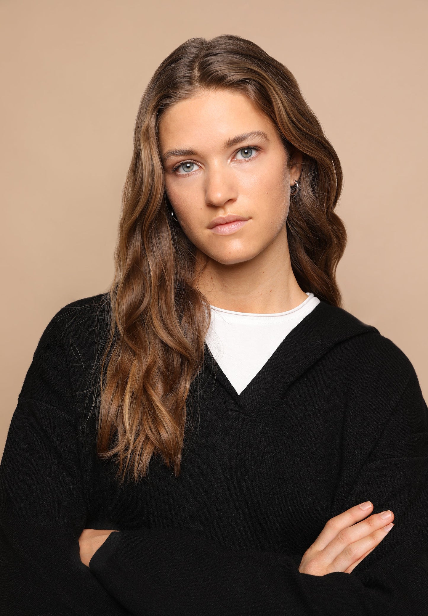 KNITTED SWEATER WITH HOOD