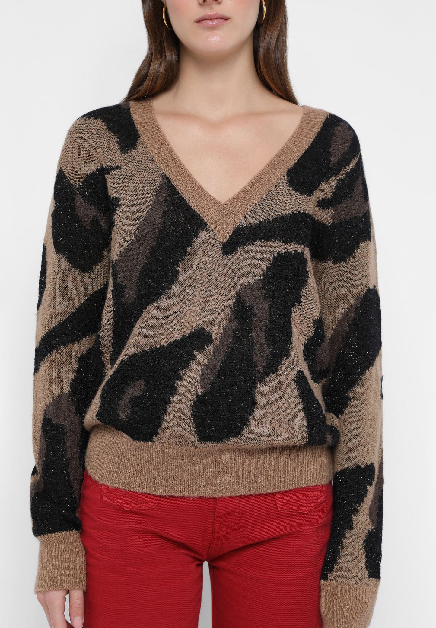 ANIMAL PRINT V-NECK SWEATER