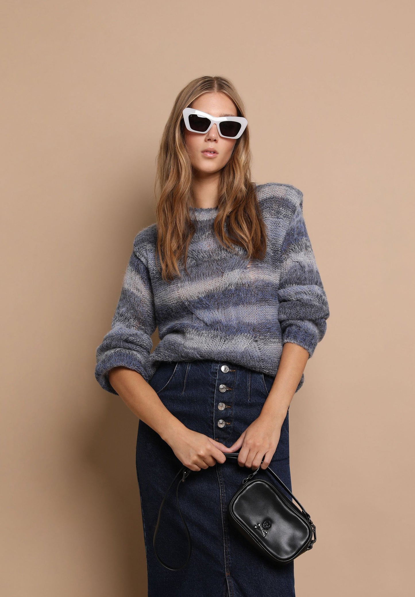 SWEATER WITH DETAIL ON SHOULDERS