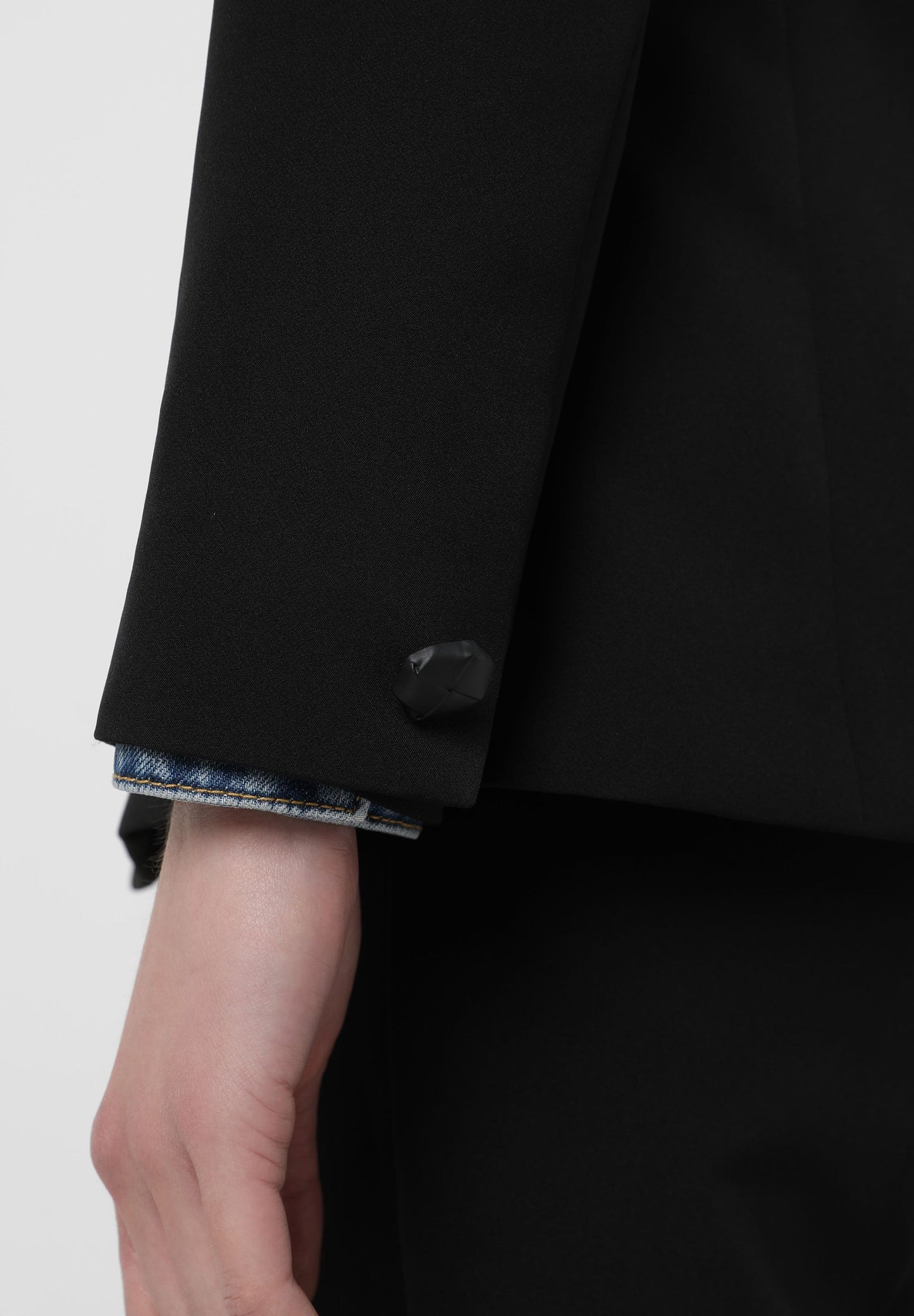 DOUBLE-BREASTED BLAZER