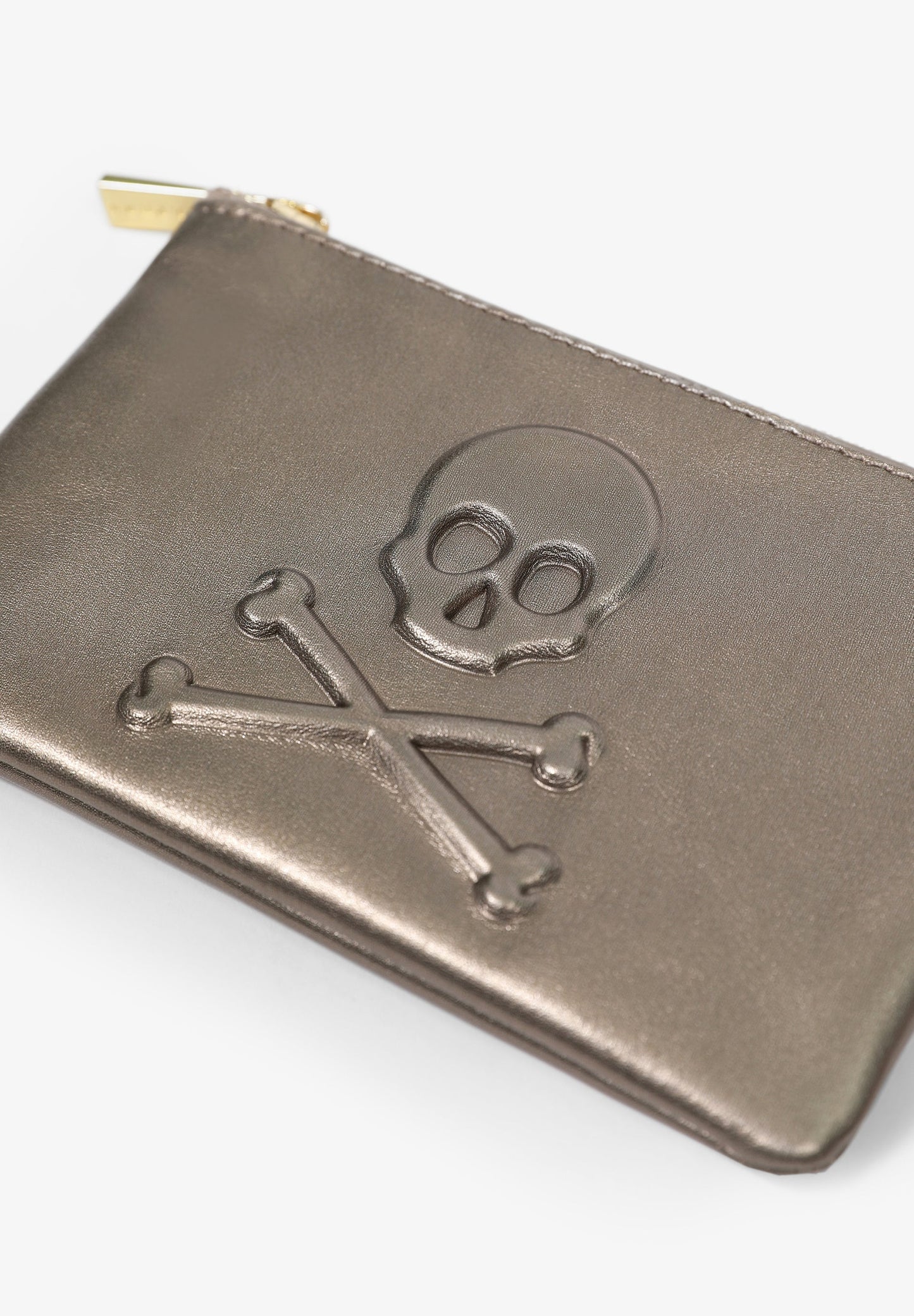 PURSE WITH RAISED SKULL