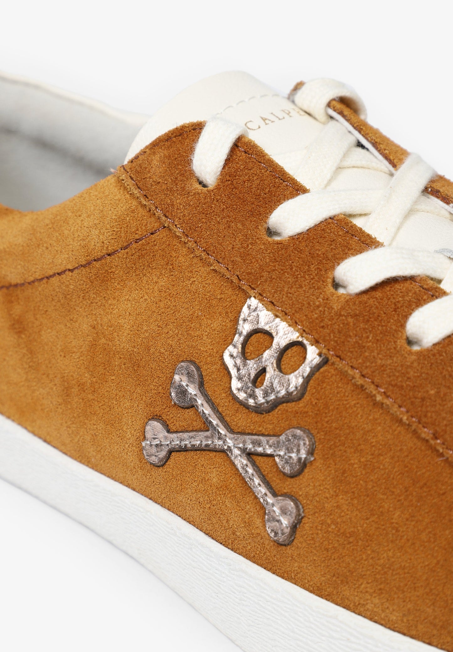 LOW TOP SUEDE SNEAKERS