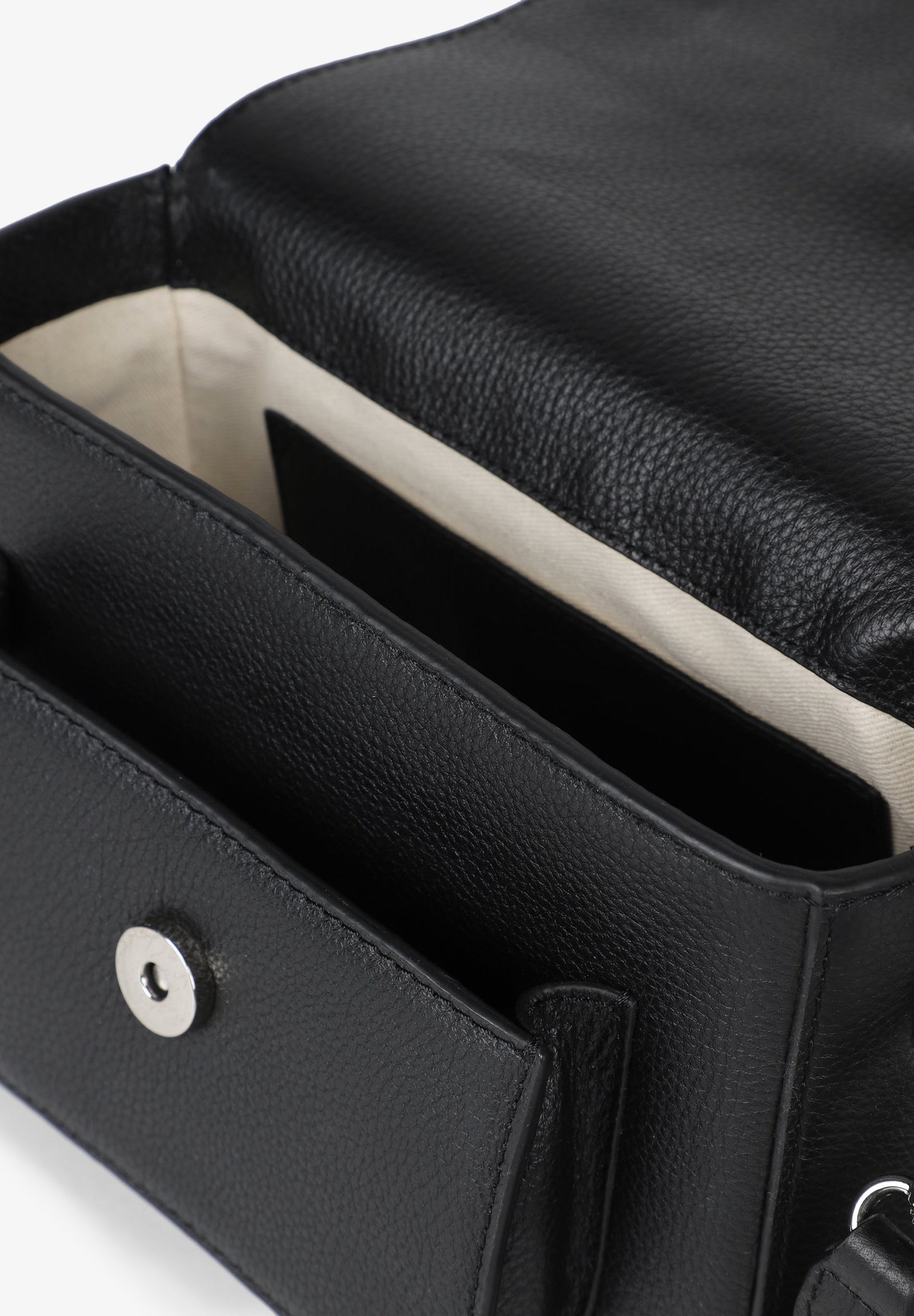 LEATHER BAG METAL SKULL