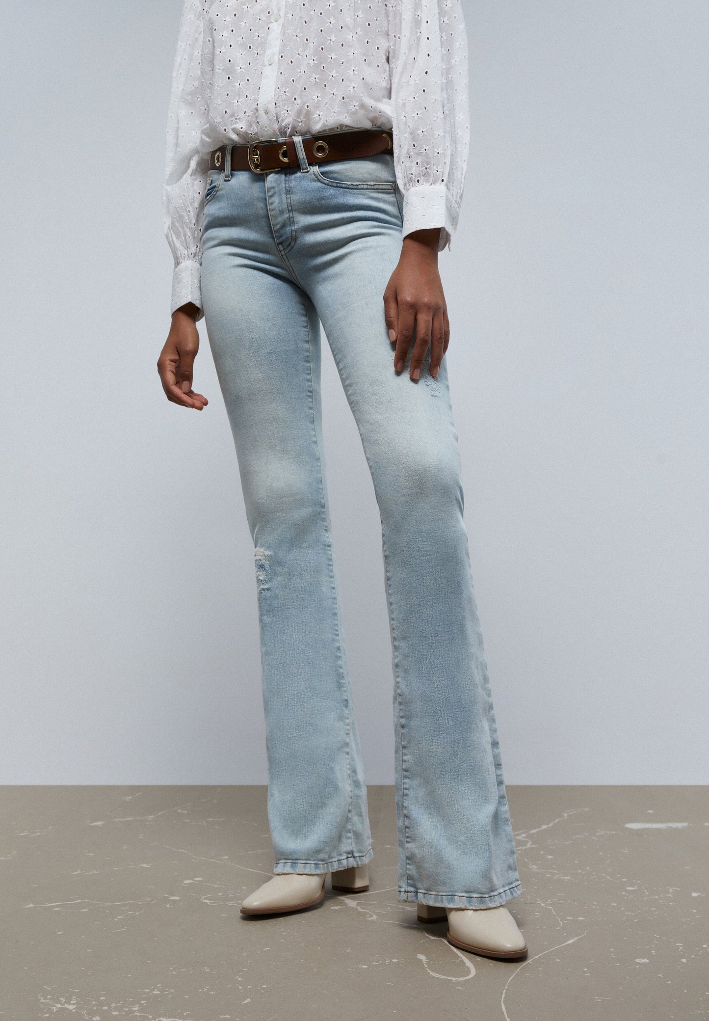 BOOTCUT JEANS